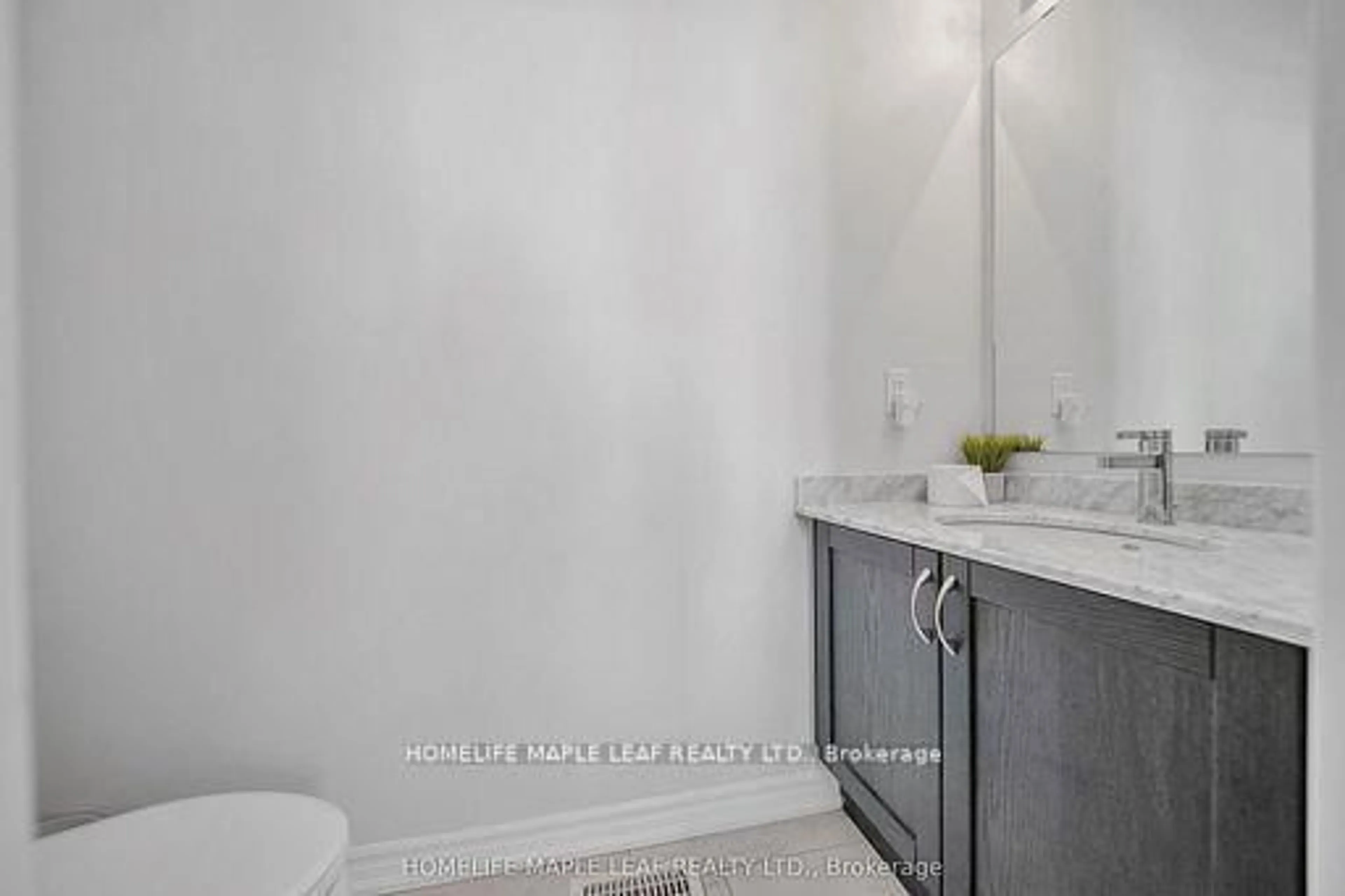 Standard bathroom, unknown for 32 Camino Real Dr, Caledon Ontario L7C 1Z9