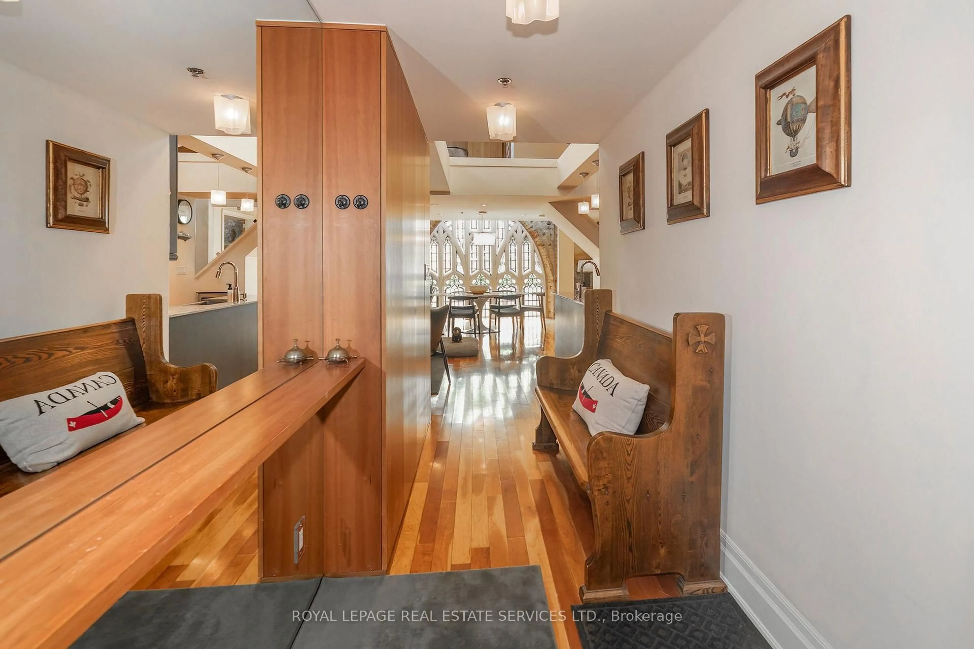 Indoor entryway for 384 Sunnyside Ave #308, Toronto Ontario M6R 2S1