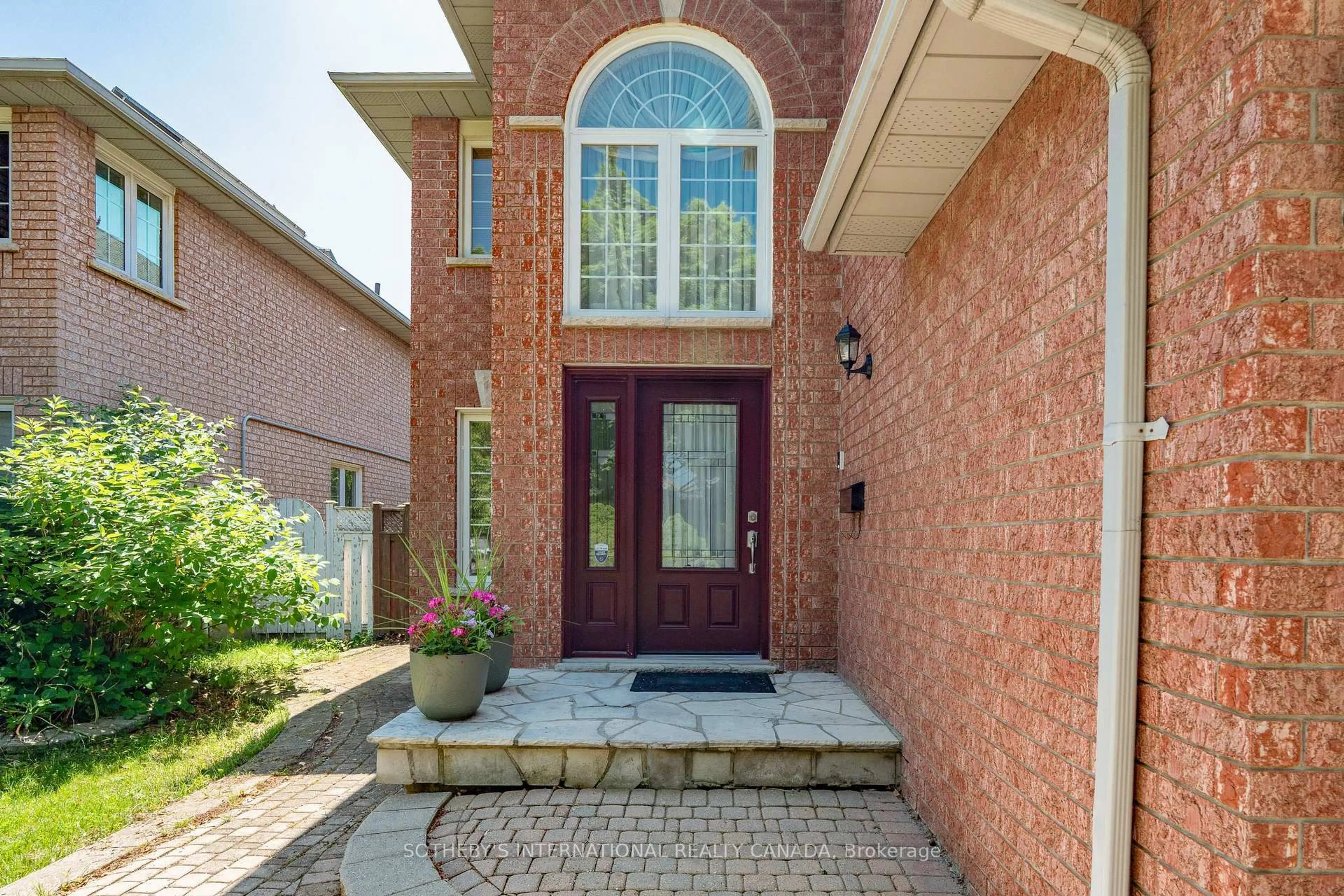 Home with brick exterior material, street for 5550 Middleport Cres, Mississauga Ontario L4Z 3S5