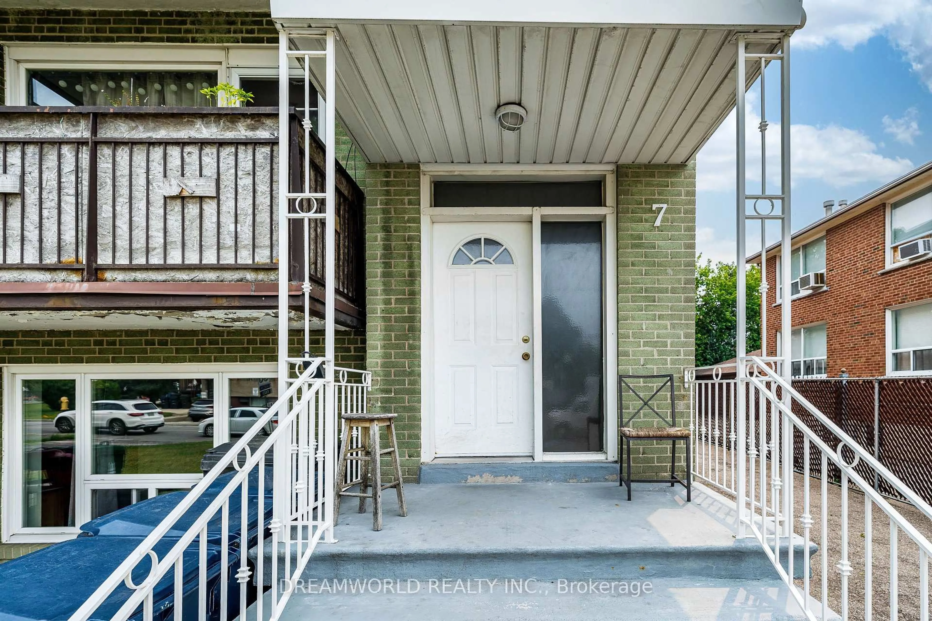 Unknown for 7 Diana Dr, Toronto Ontario M3M 2W2