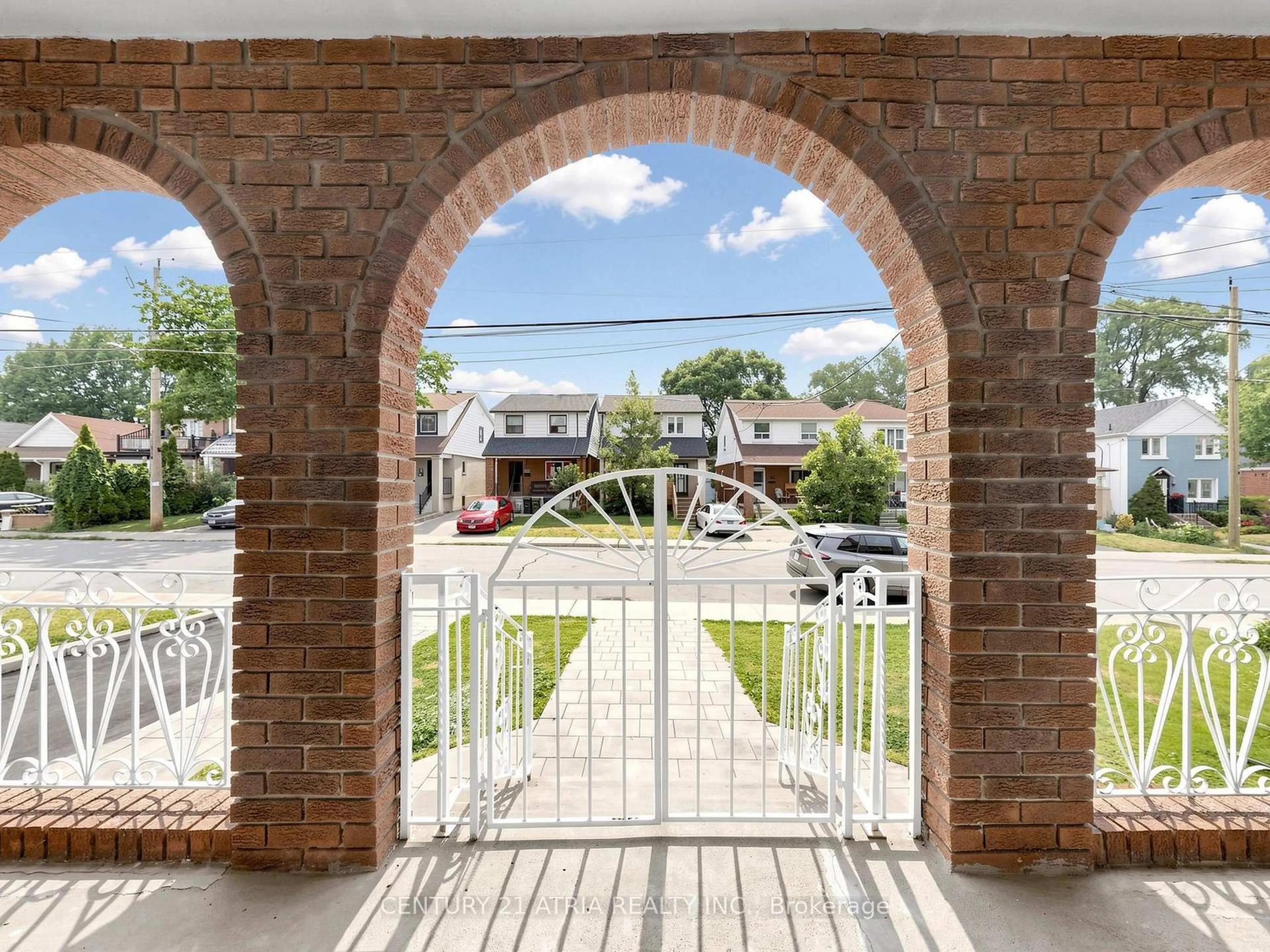 Patio, street for 21 Mahoney Ave, Toronto Ontario M6M 2H5