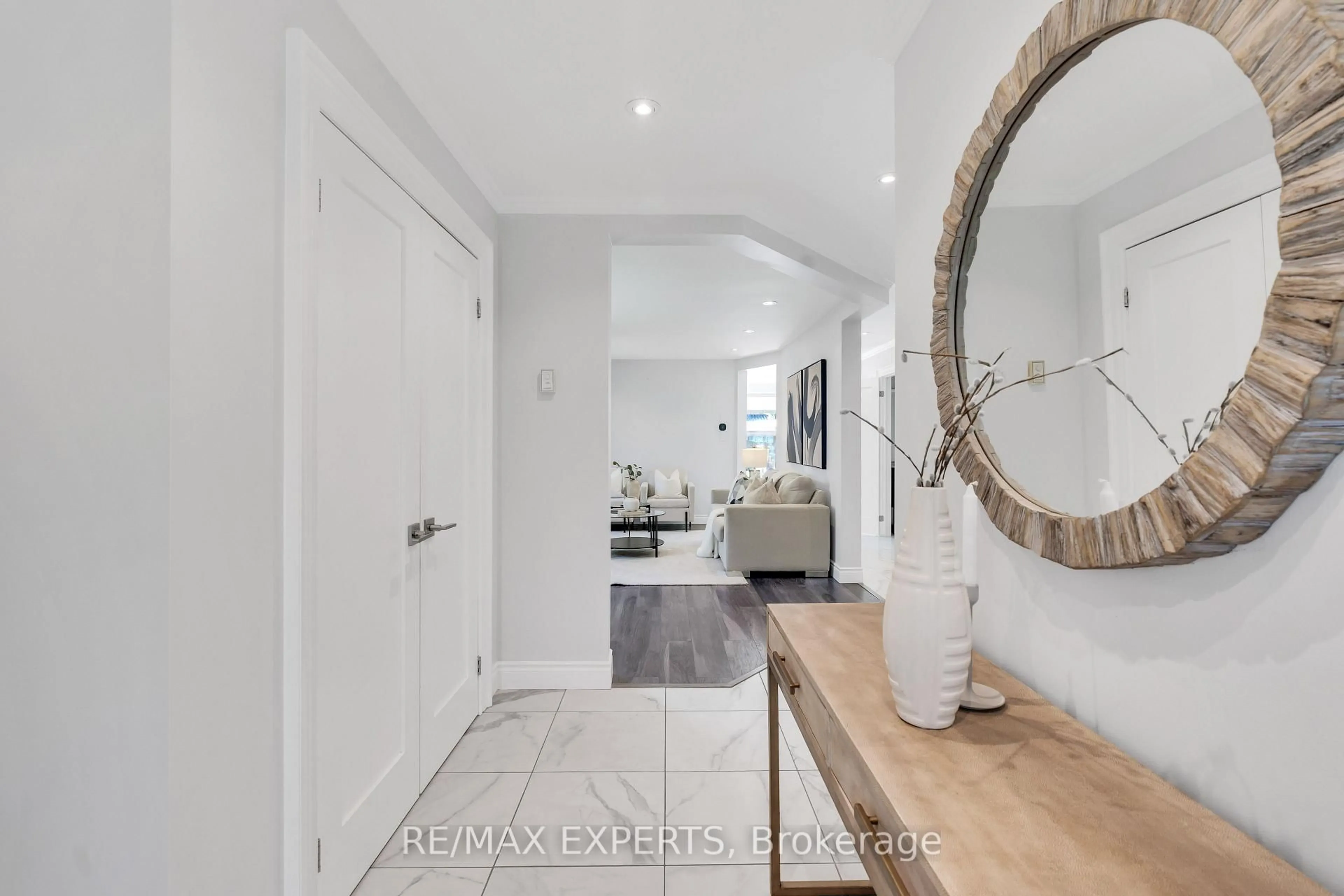 Indoor entryway for 86 Humbershed Cres, Caledon Ontario L7E 2X4