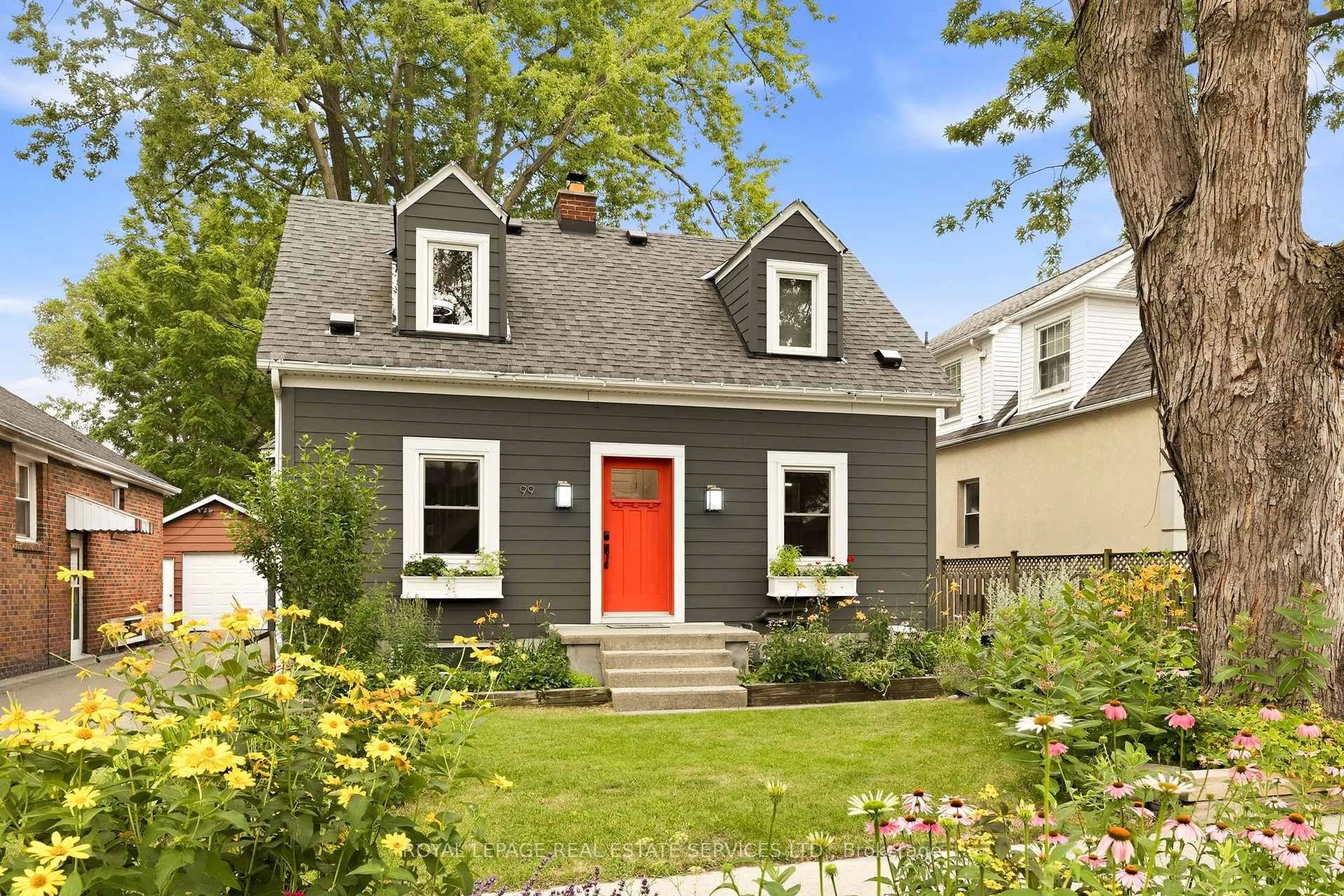 Home with vinyl exterior material, street for 99 Foch Ave, Toronto Ontario M8W 3X9