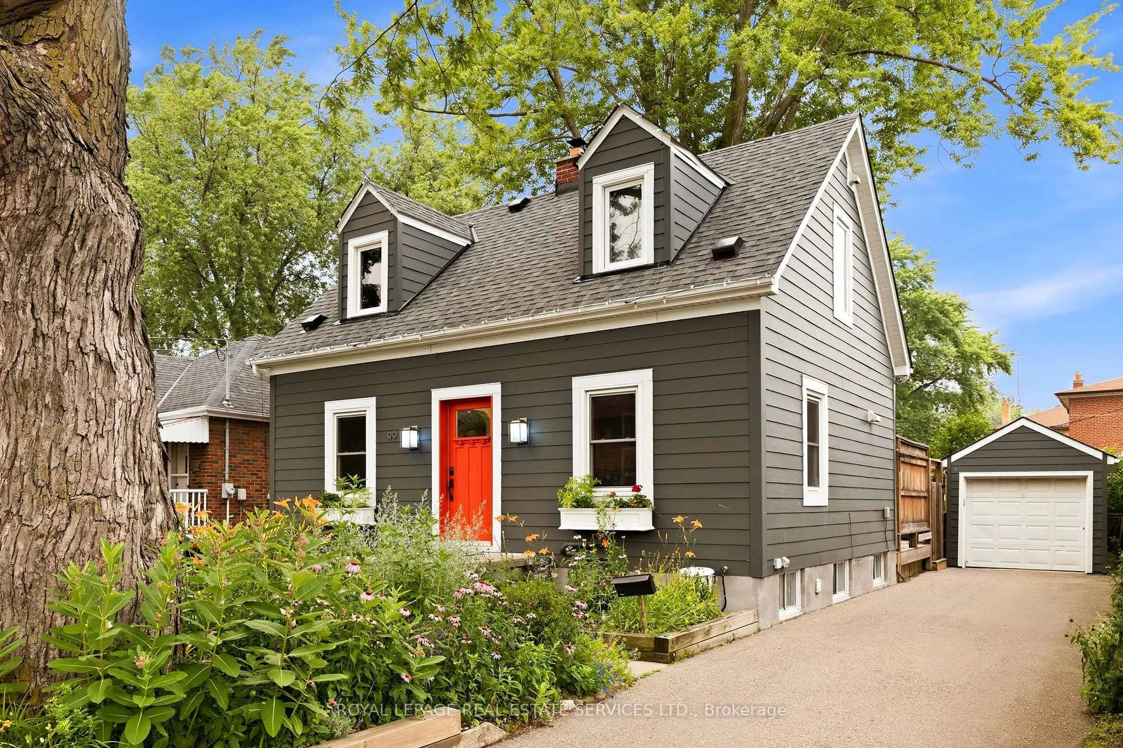 Home with vinyl exterior material, street for 99 Foch Ave, Toronto Ontario M8W 3X9