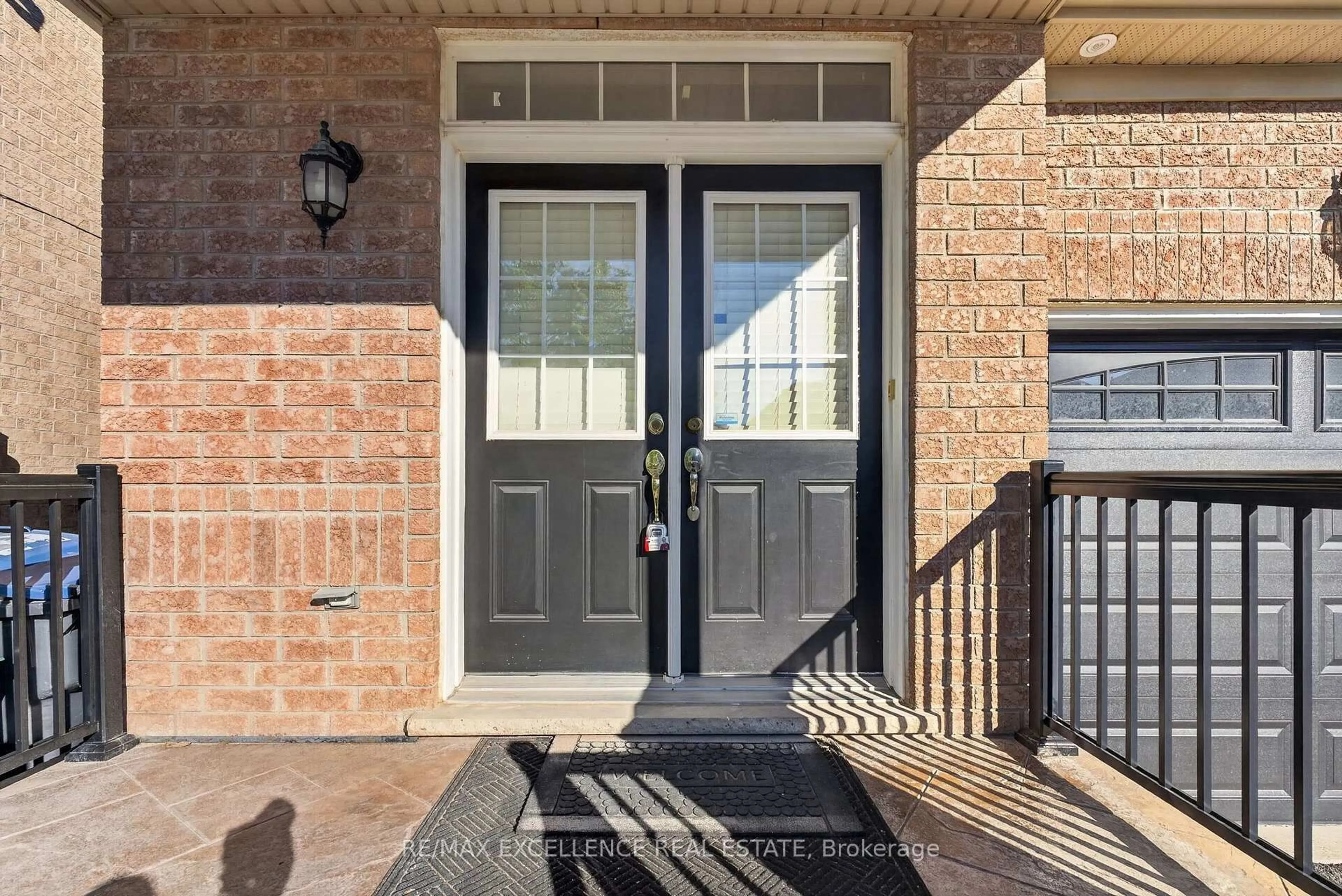 Indoor entryway for 12 Summitgreen Cres, Brampton Ontario L6R 0T4