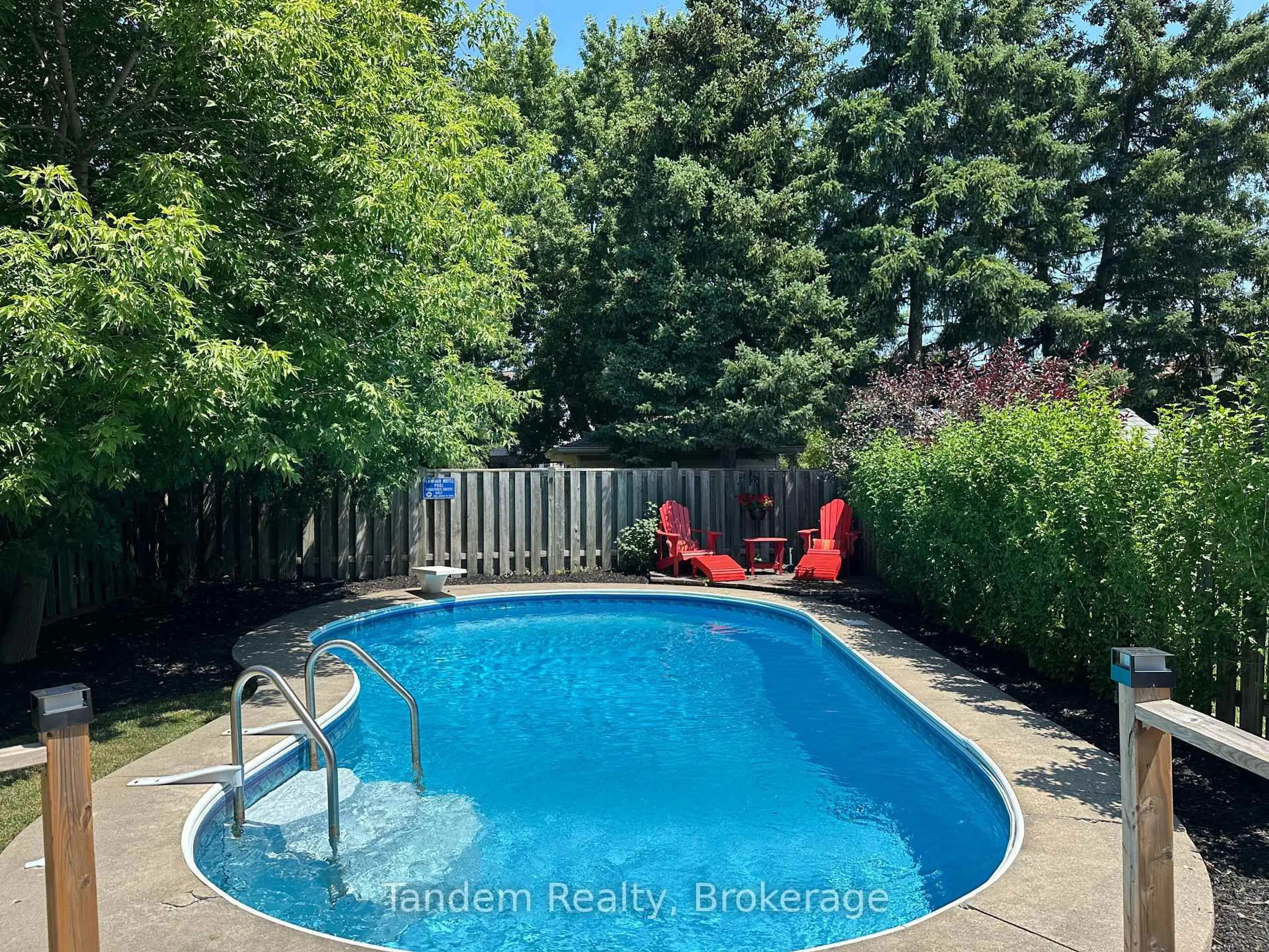 Pool for 769 Coulson Ave, Milton Ontario L9T 4K2