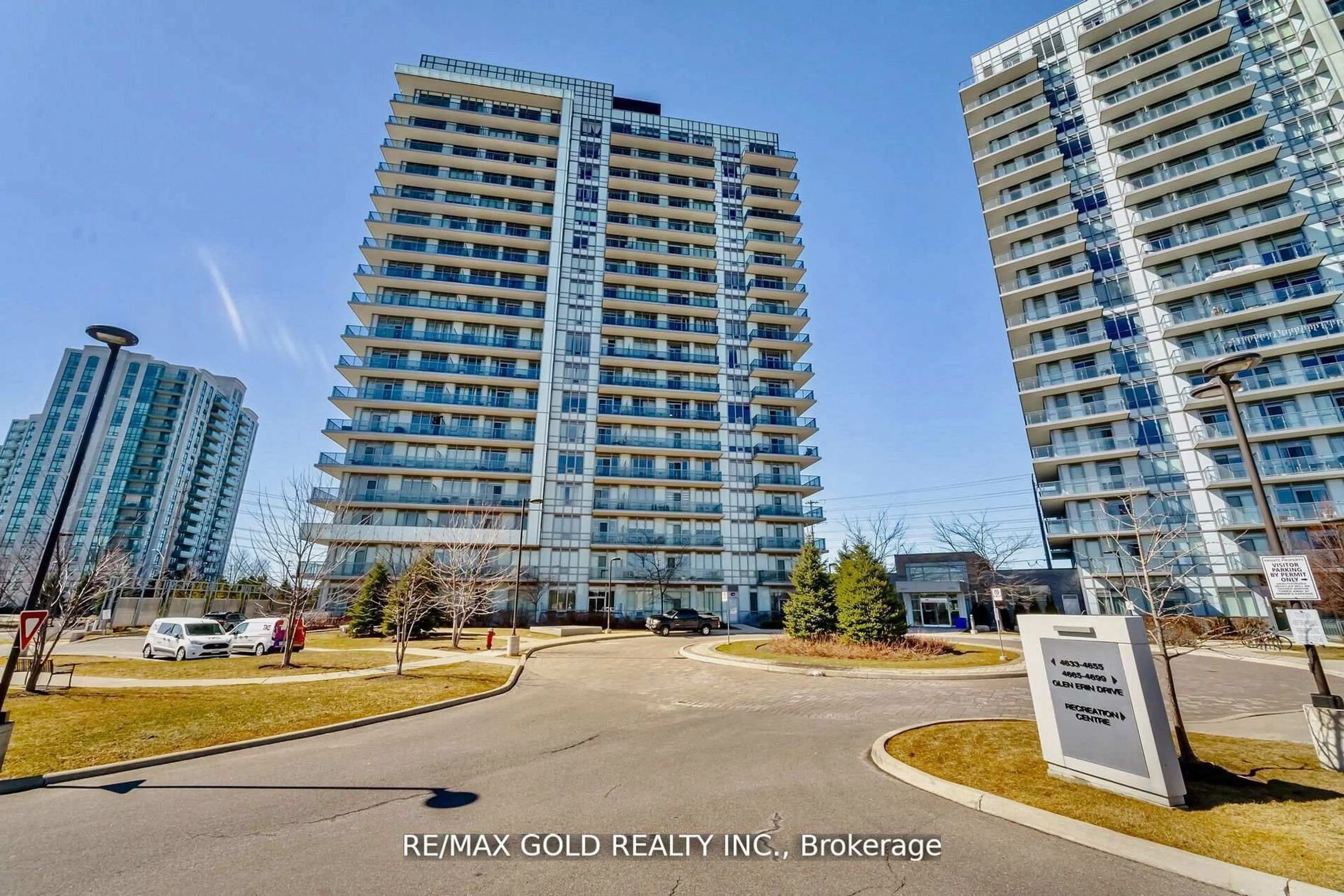 A pic from outside/outdoor area/front of a property/back of a property/a pic from drone, unknown for 4633 Glen Erin Dr #607, Mississauga Ontario L5M 0Y6
