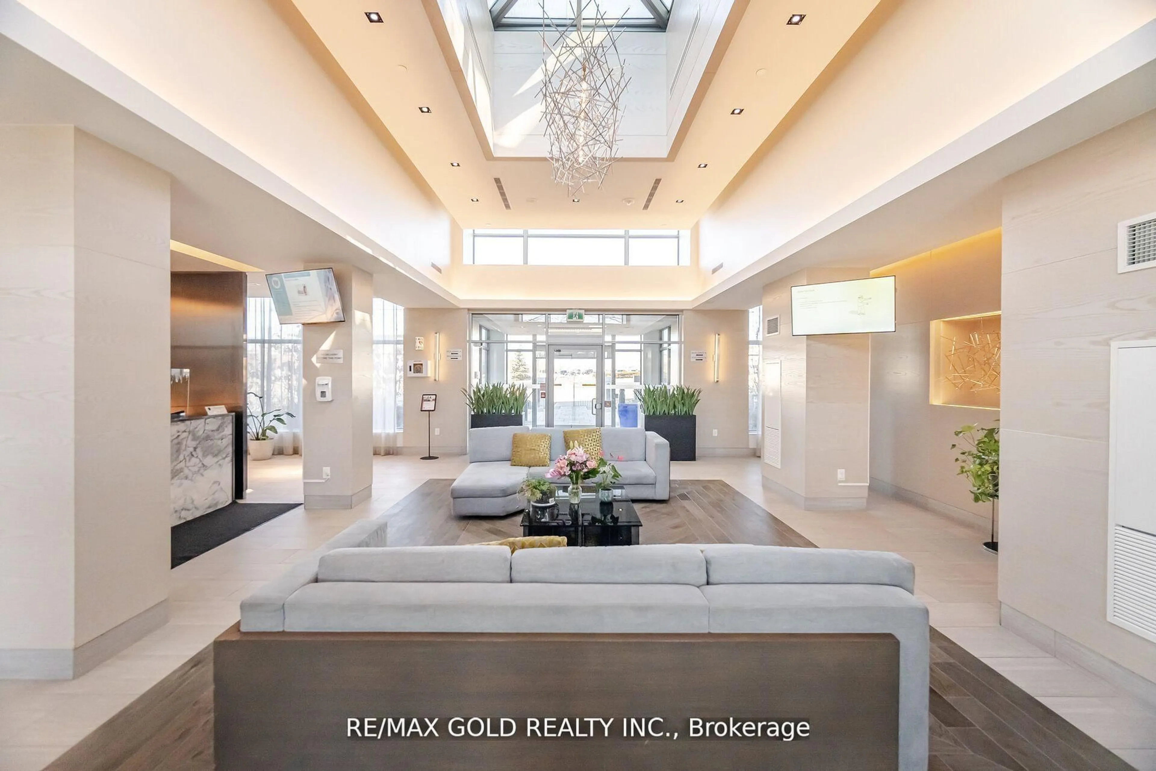 Lobby for 4633 Glen Erin Dr #607, Mississauga Ontario L5M 0Y6