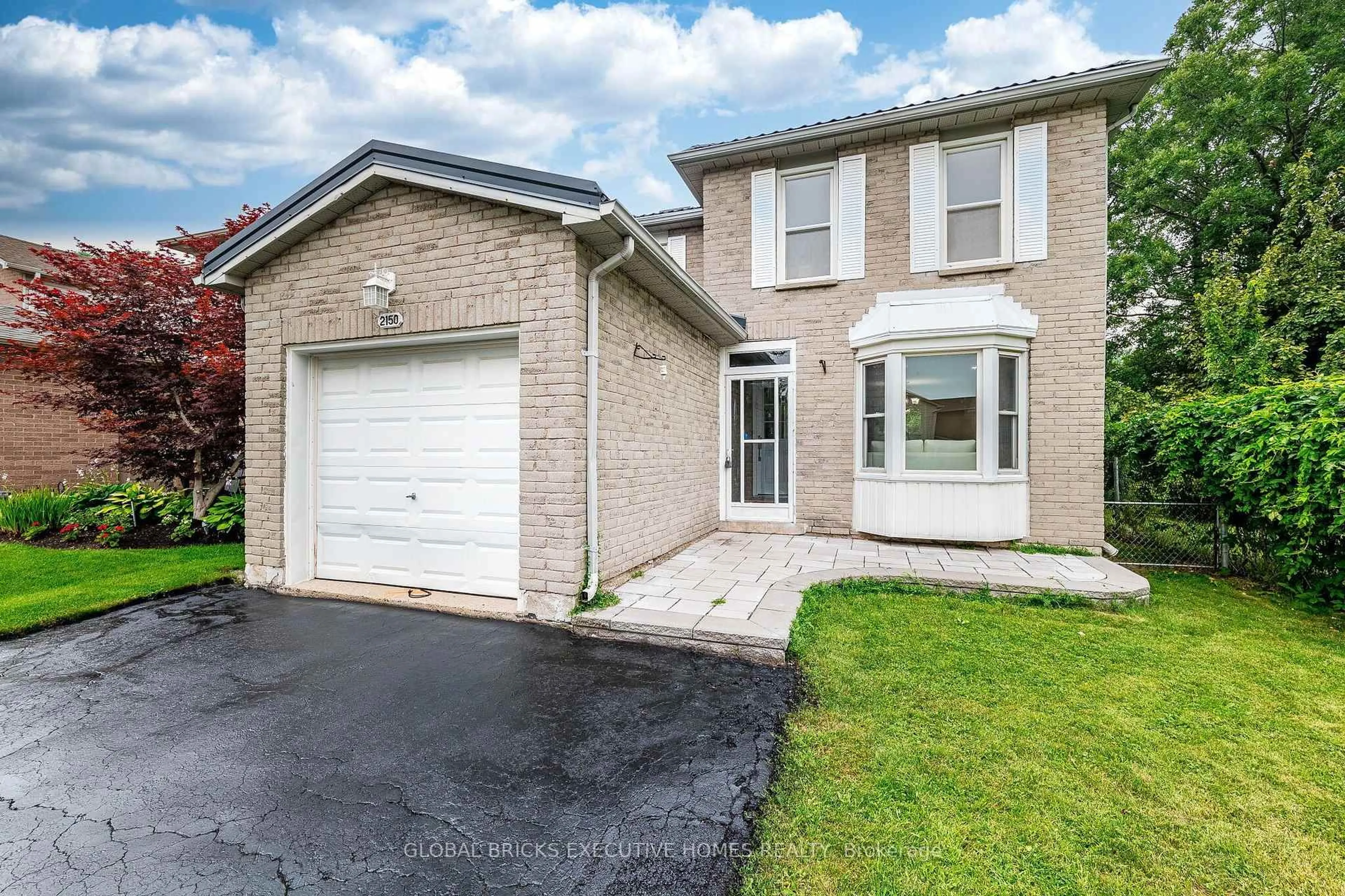 Home with brick exterior material, street for 2150 Hunt Cres, Burlington Ontario L7M 2P3