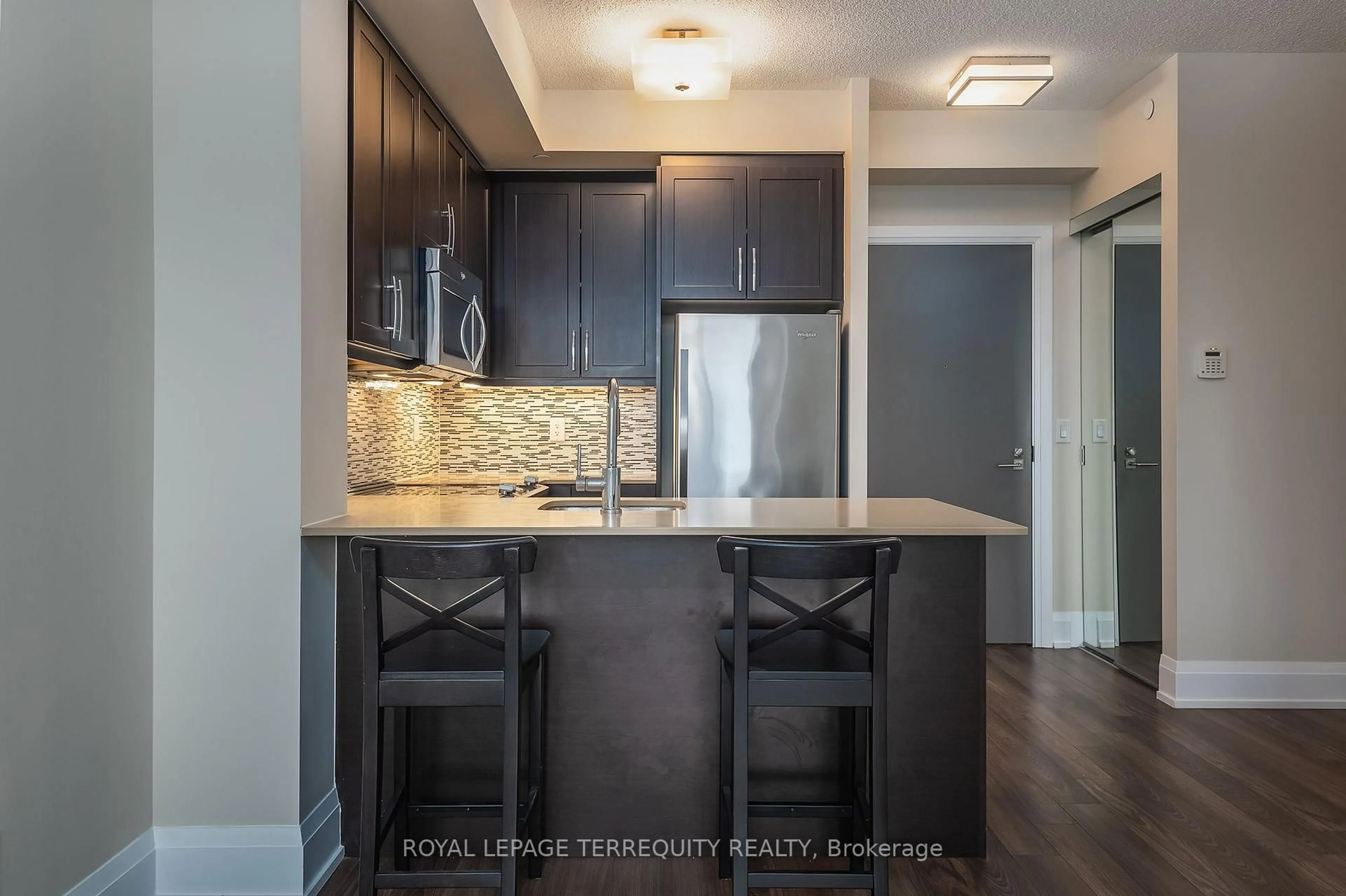 Open concept kitchen, unknown for 1 Old Mill Dr #911, Toronto Ontario M6S 0A1