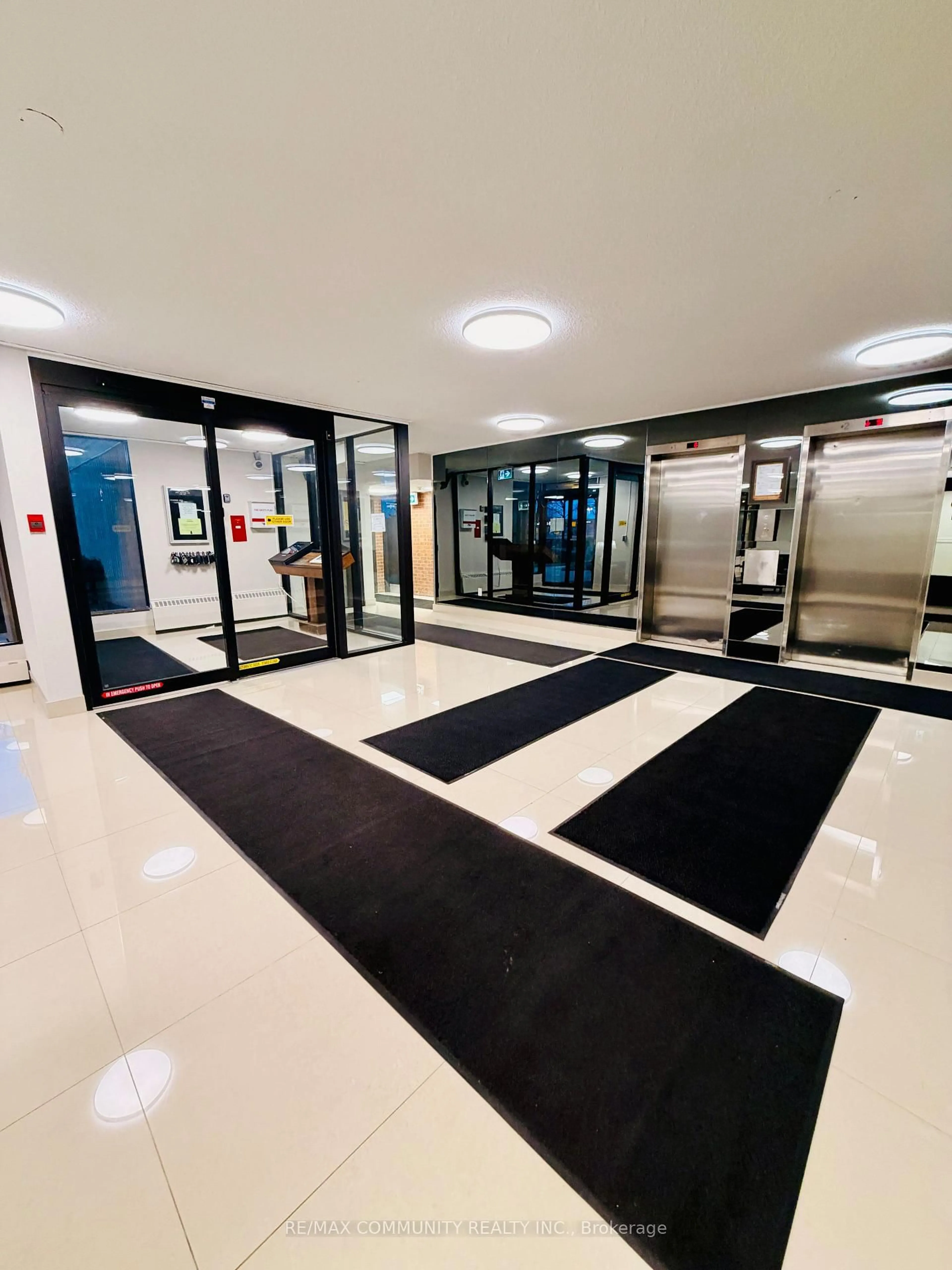 Lobby for 2929 Aquitaine Ave #705, Mississauga Ontario L5N 2C7