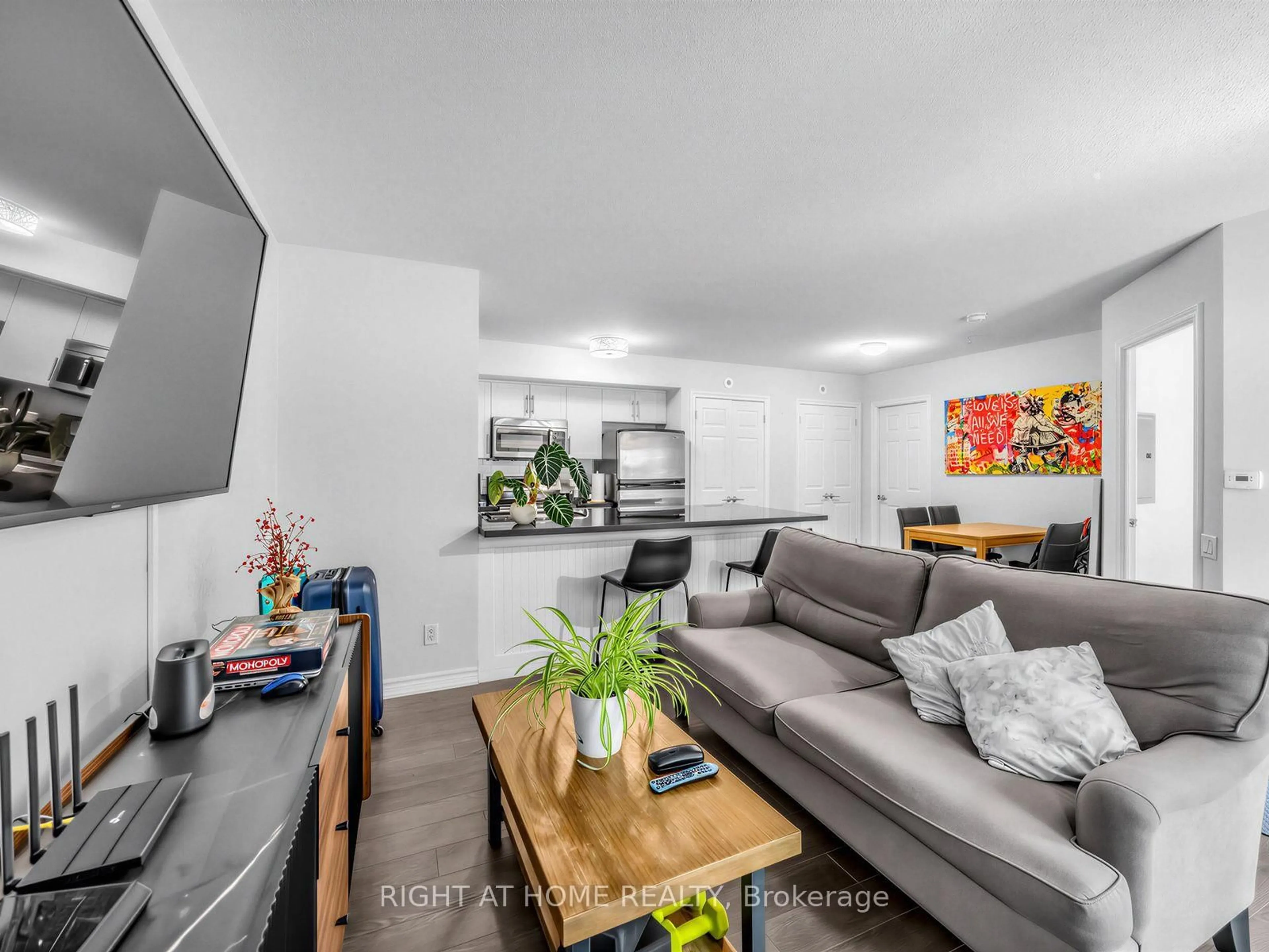 Living room with furniture, unknown for 95 The Queensway #61, Toronto Ontario M6S 5A7