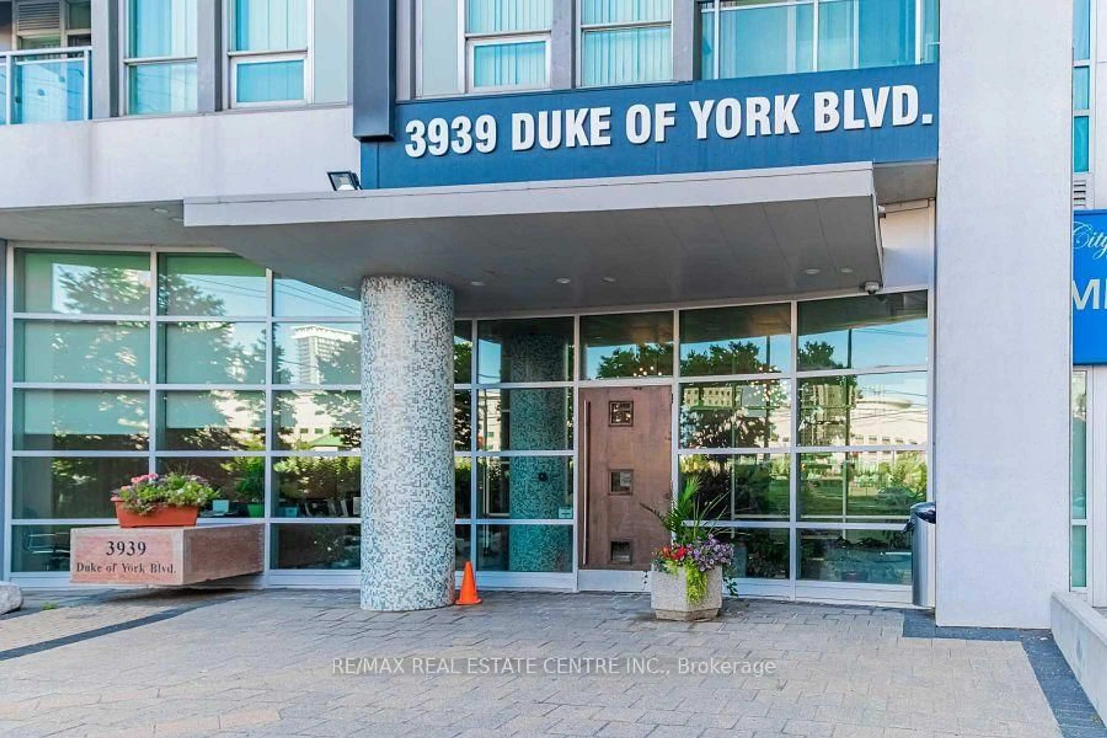 Lobby for 3939 Duke Of York Blvd #913, Mississauga Ontario L5B 4N2