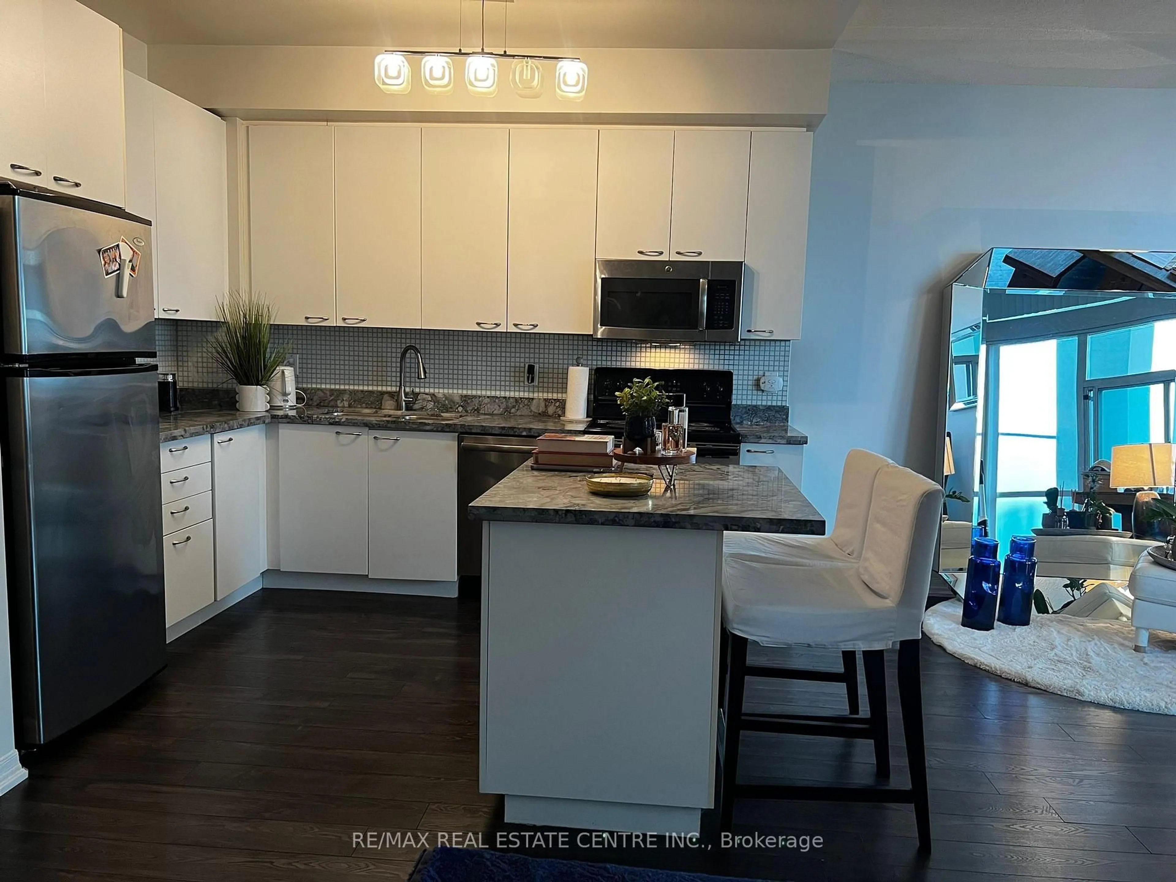 Open concept kitchen, unknown for 3939 Duke Of York Blvd #913, Mississauga Ontario L5B 4N2
