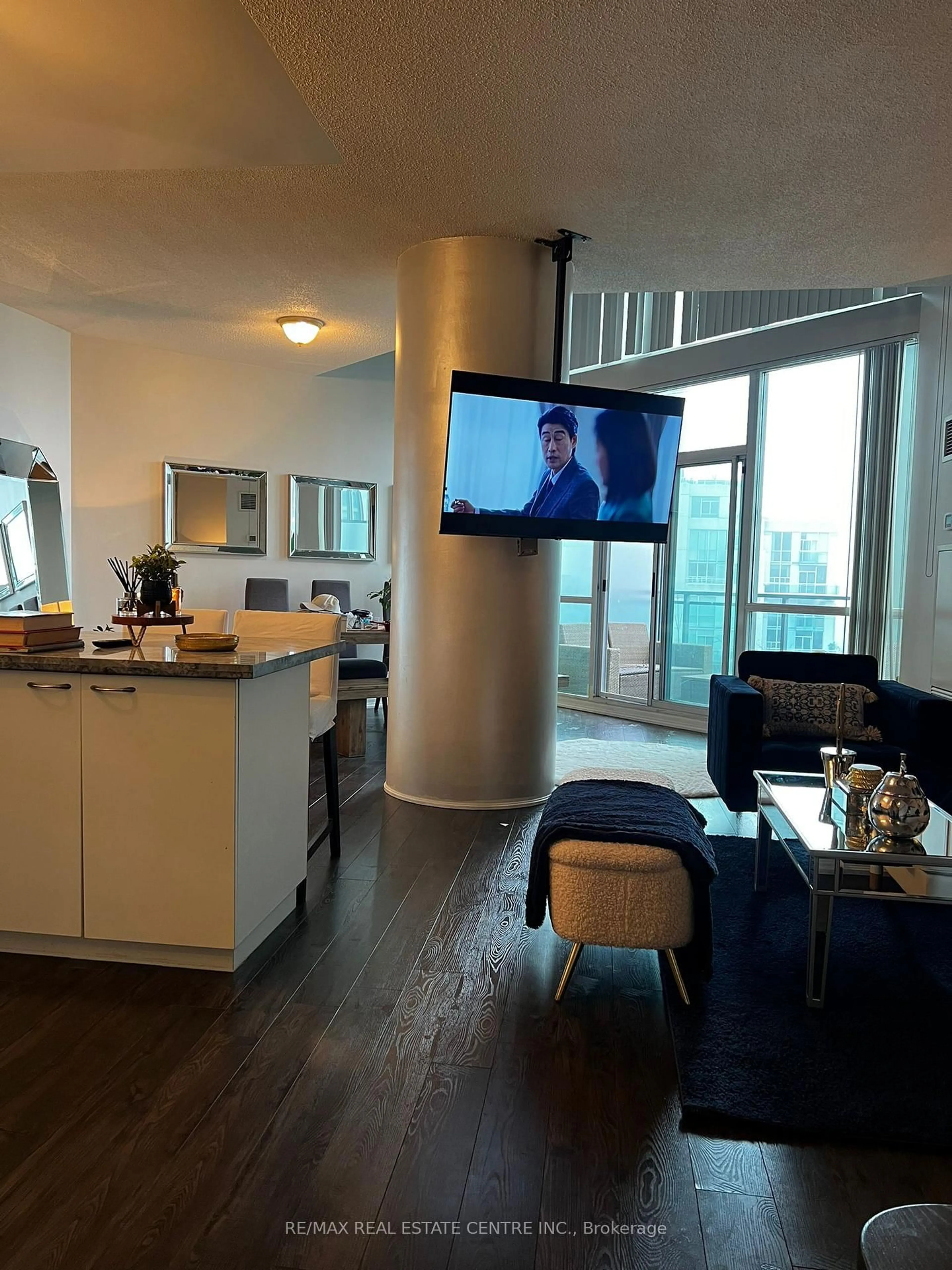 A pic of a room for 3939 Duke Of York Blvd #913, Mississauga Ontario L5B 4N2