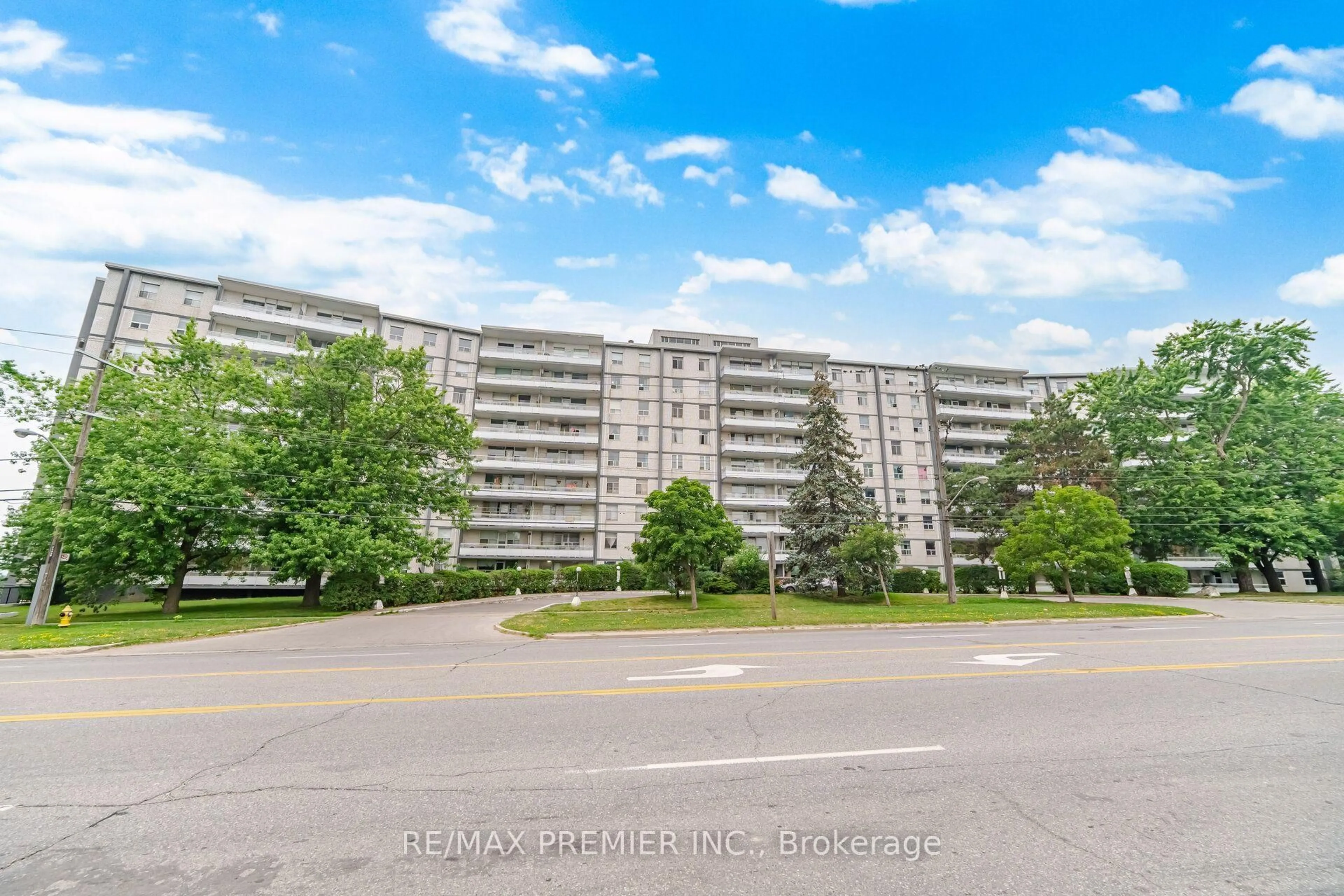 A pic from outside/outdoor area/front of a property/back of a property/a pic from drone, unknown for 3460 Keele St #107, Toronto Ontario M3J 1L9