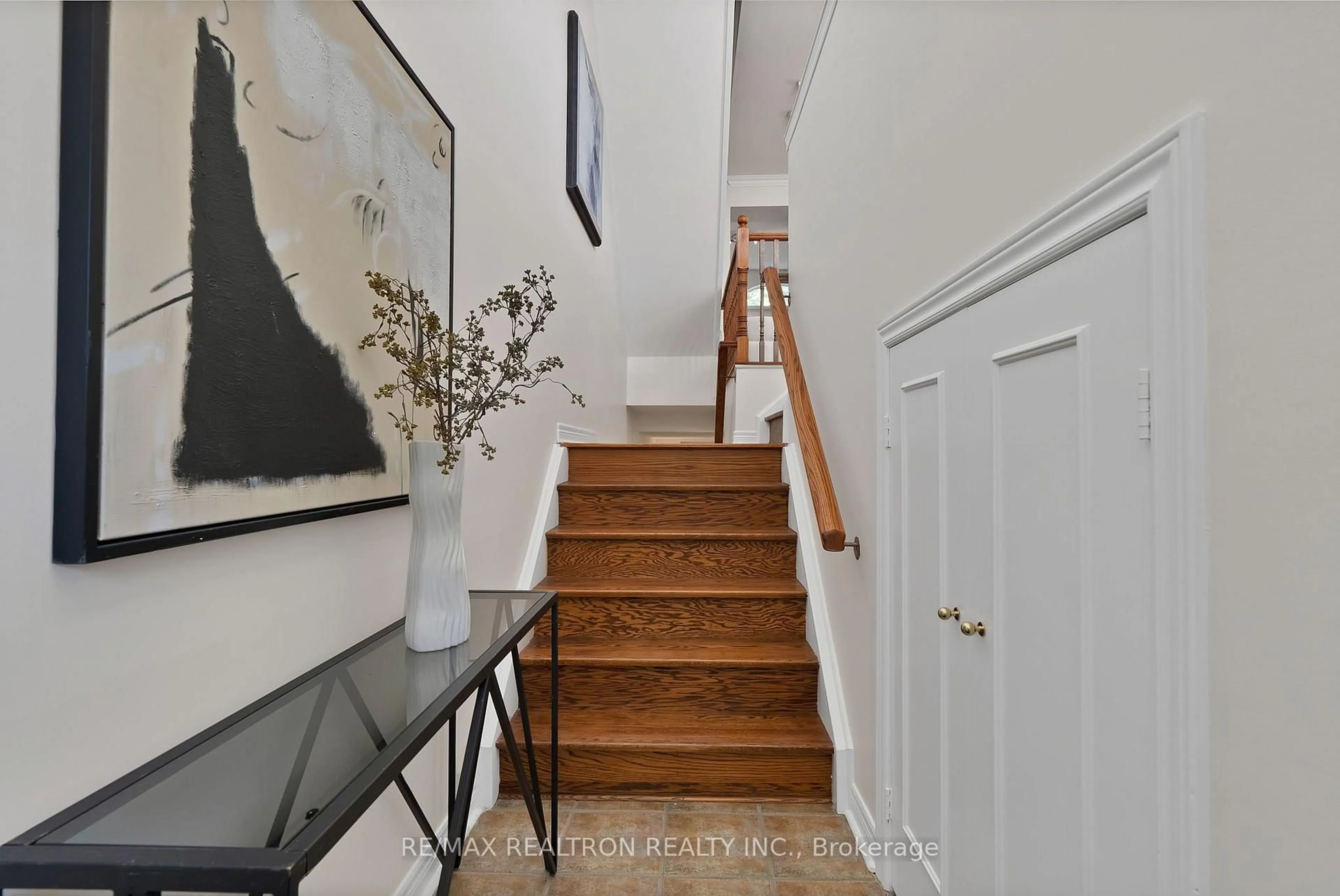 Indoor entryway for 3 James Stock Path, Toronto Ontario M8Z 6C6