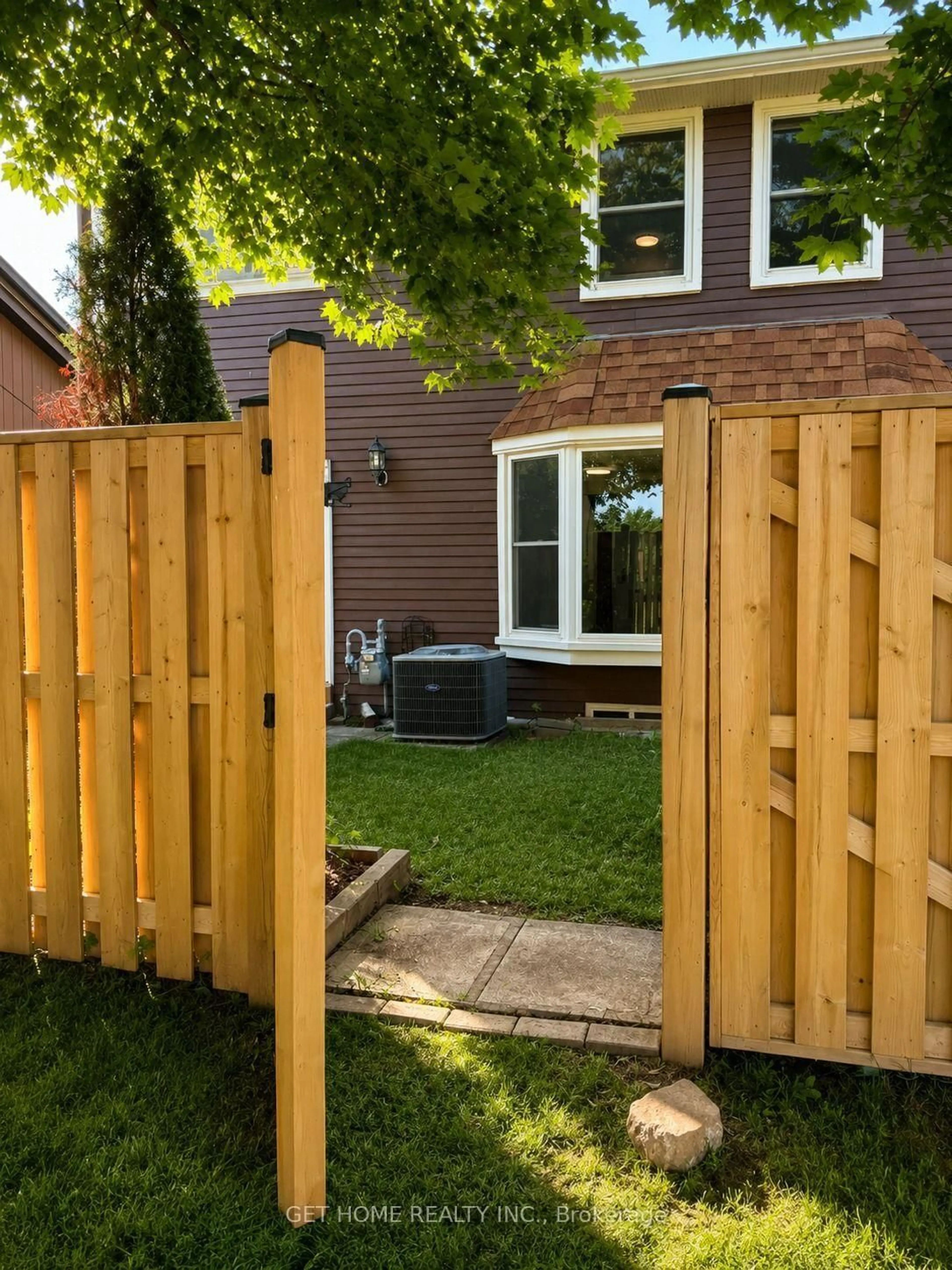 Patio, street for 2185 Fairchild Blvd ##23, Burlington Ontario L7P 3P6