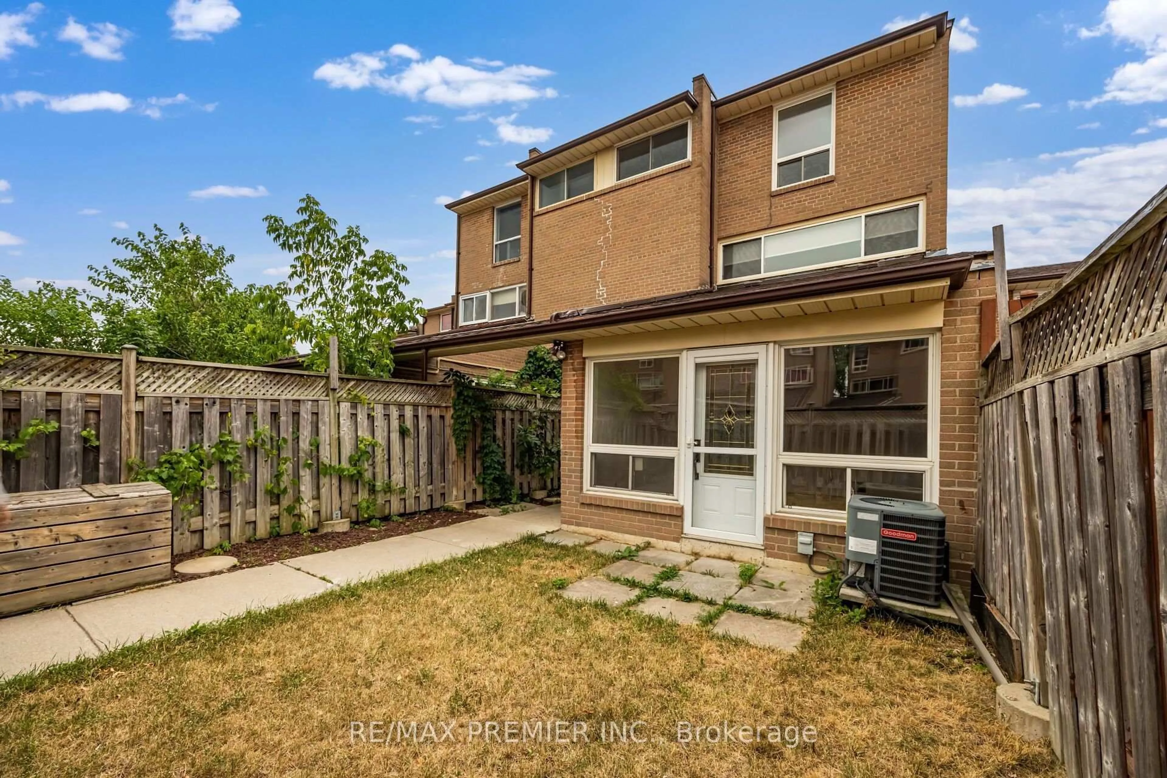 Patio, street for 248 John Garland Blvd #82, Toronto Ontario M9V 1N8