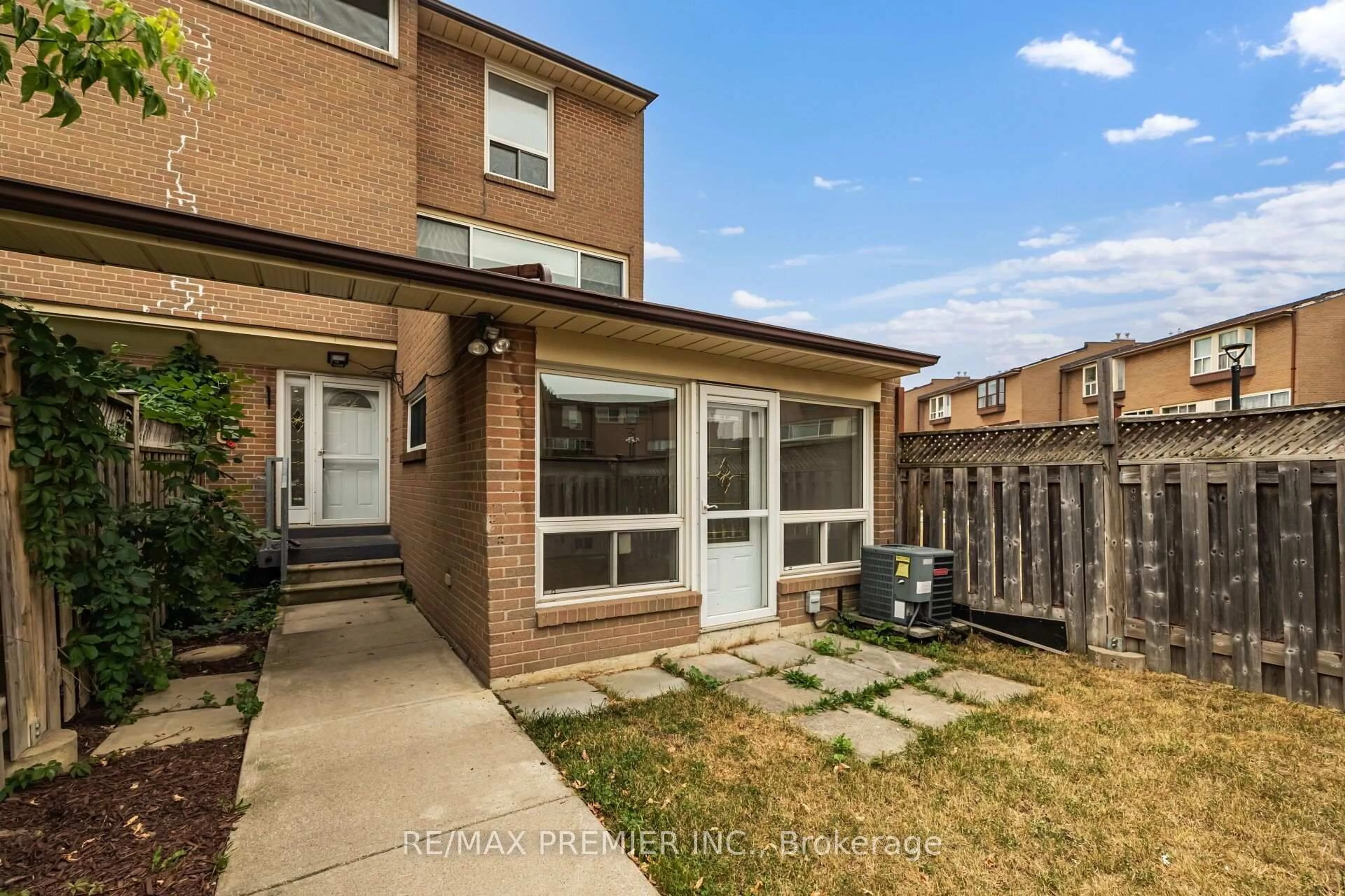Patio, street for 248 John Garland Blvd #82, Toronto Ontario M9V 1N8