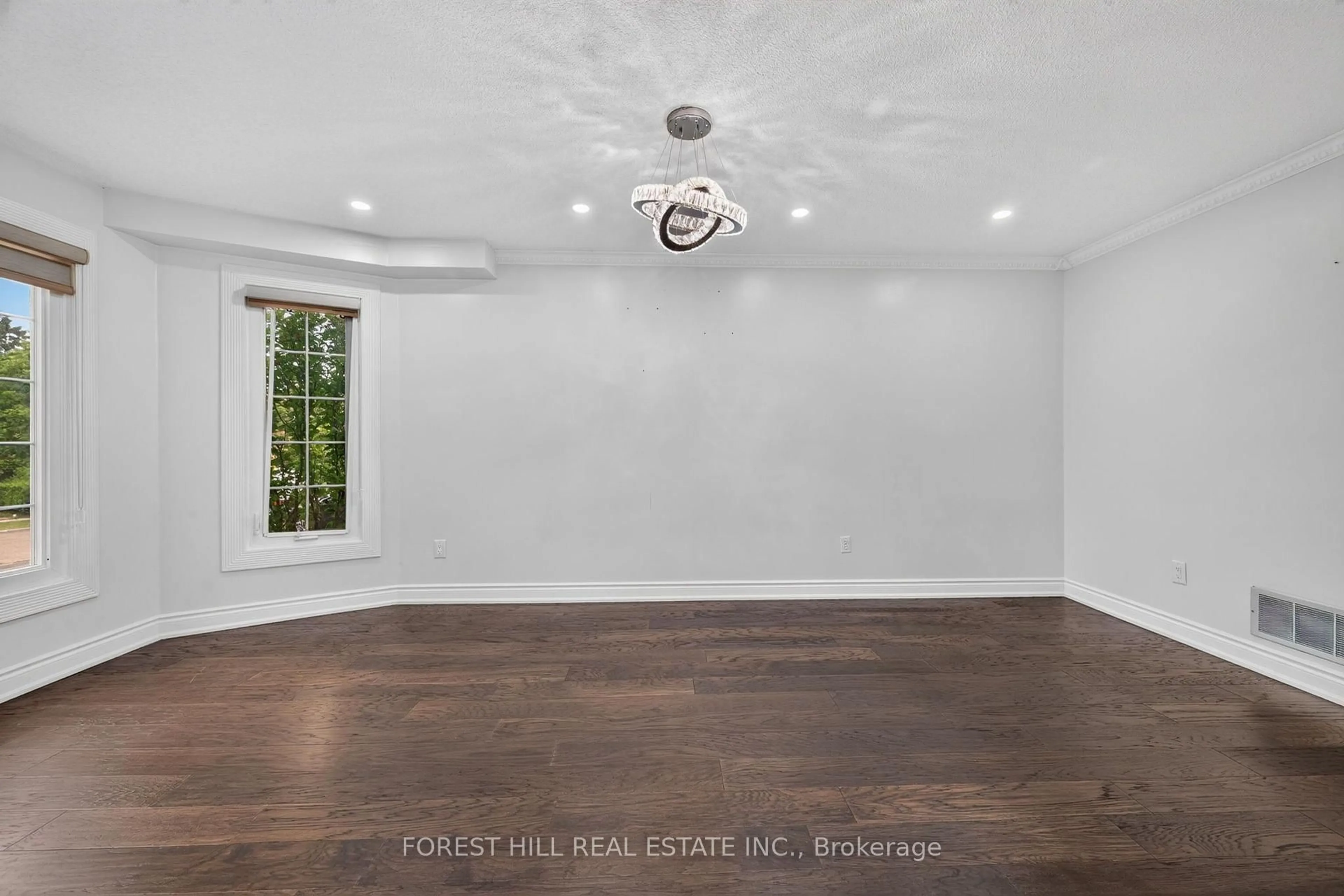 A pic of a room for 55 Castlehill Rd, Brampton Ontario L6X 4C9