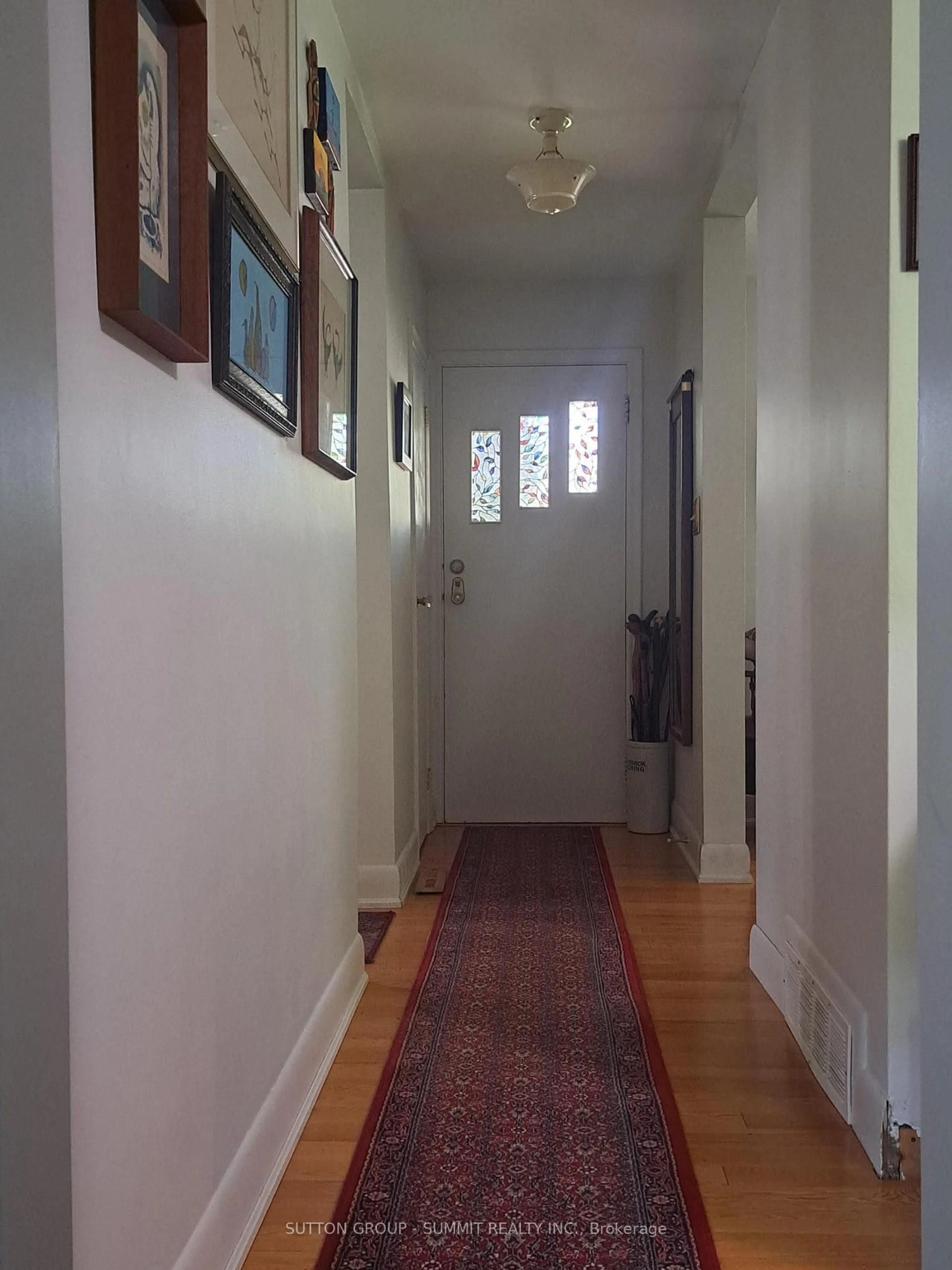 Indoor foyer for 25 ARCH Rd, Mississauga Ontario L5M 1M4