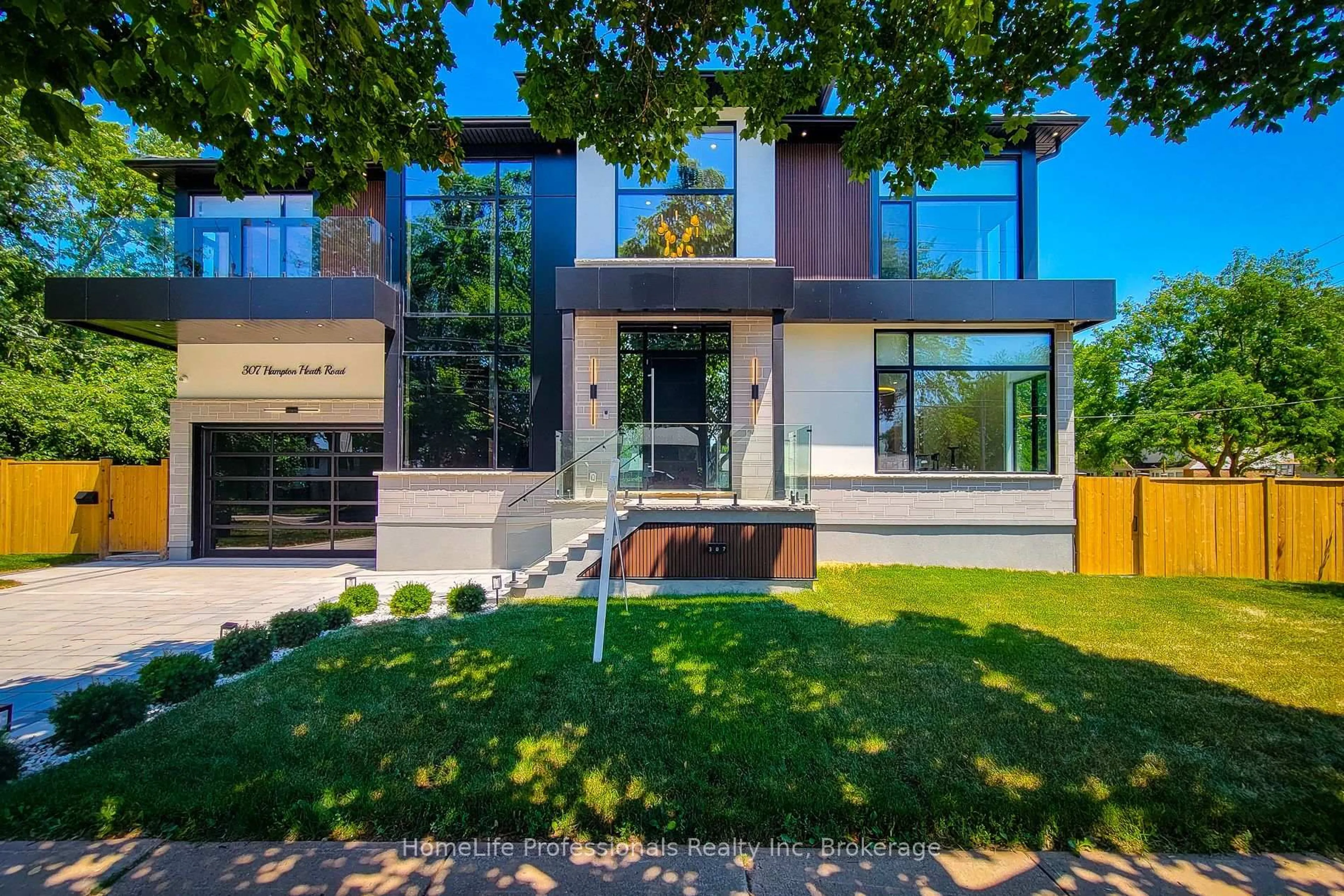Home with brick exterior material, street for 307 Hampton Heath Rd, Burlington Ontario L7L 4P7