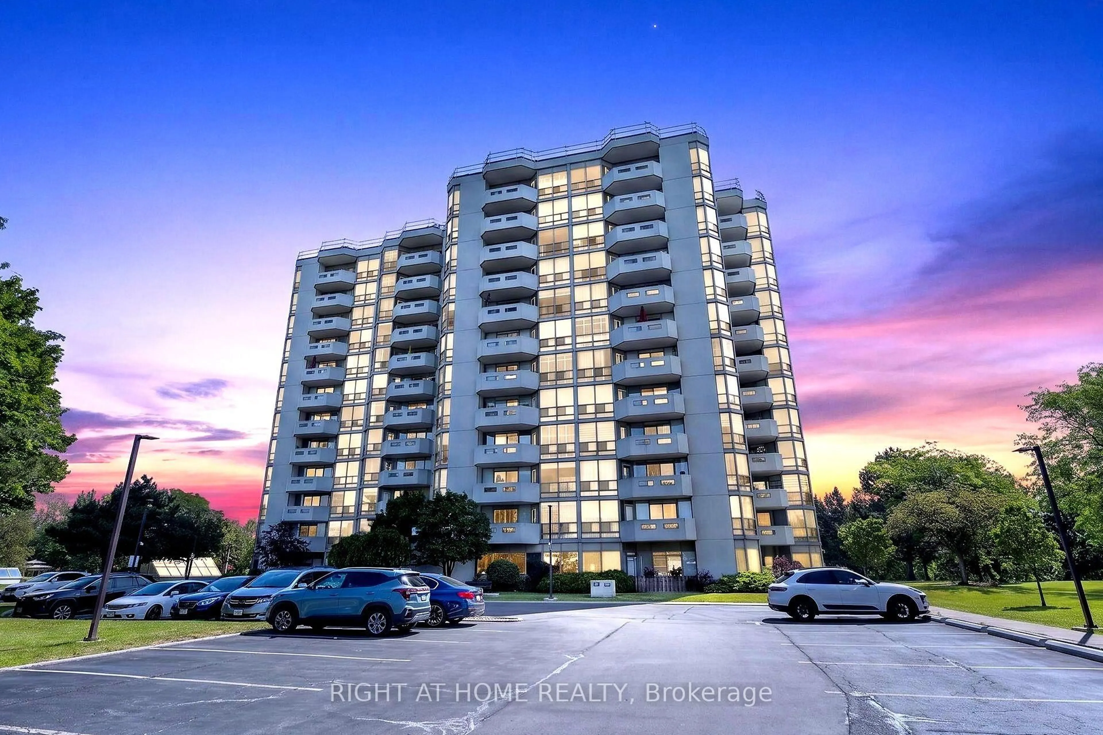 Unknown for 5080 Pinedale Ave #306, Burlington Ontario L7L 5V7