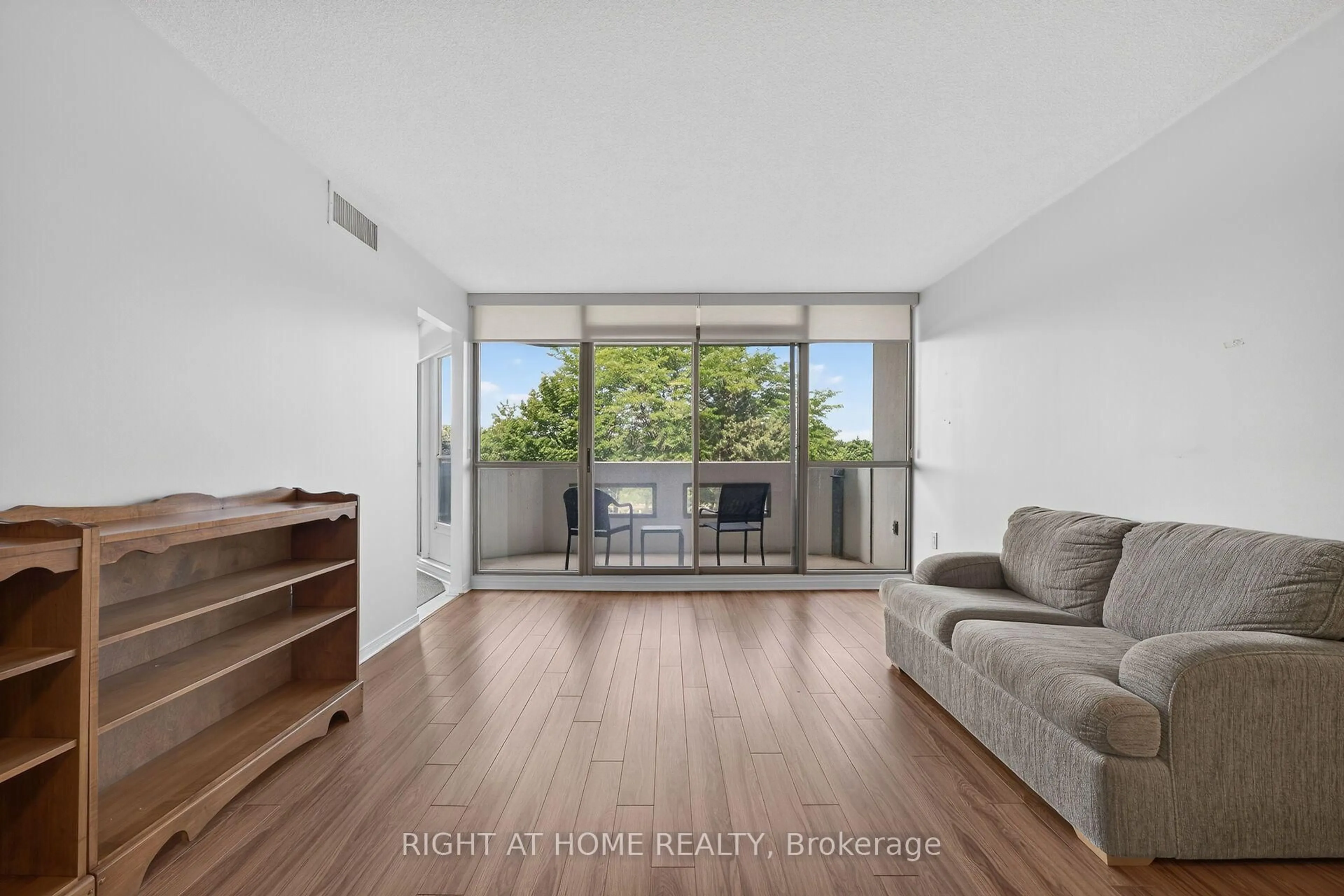 Unknown for 5080 Pinedale Ave #306, Burlington Ontario L7L 5V7