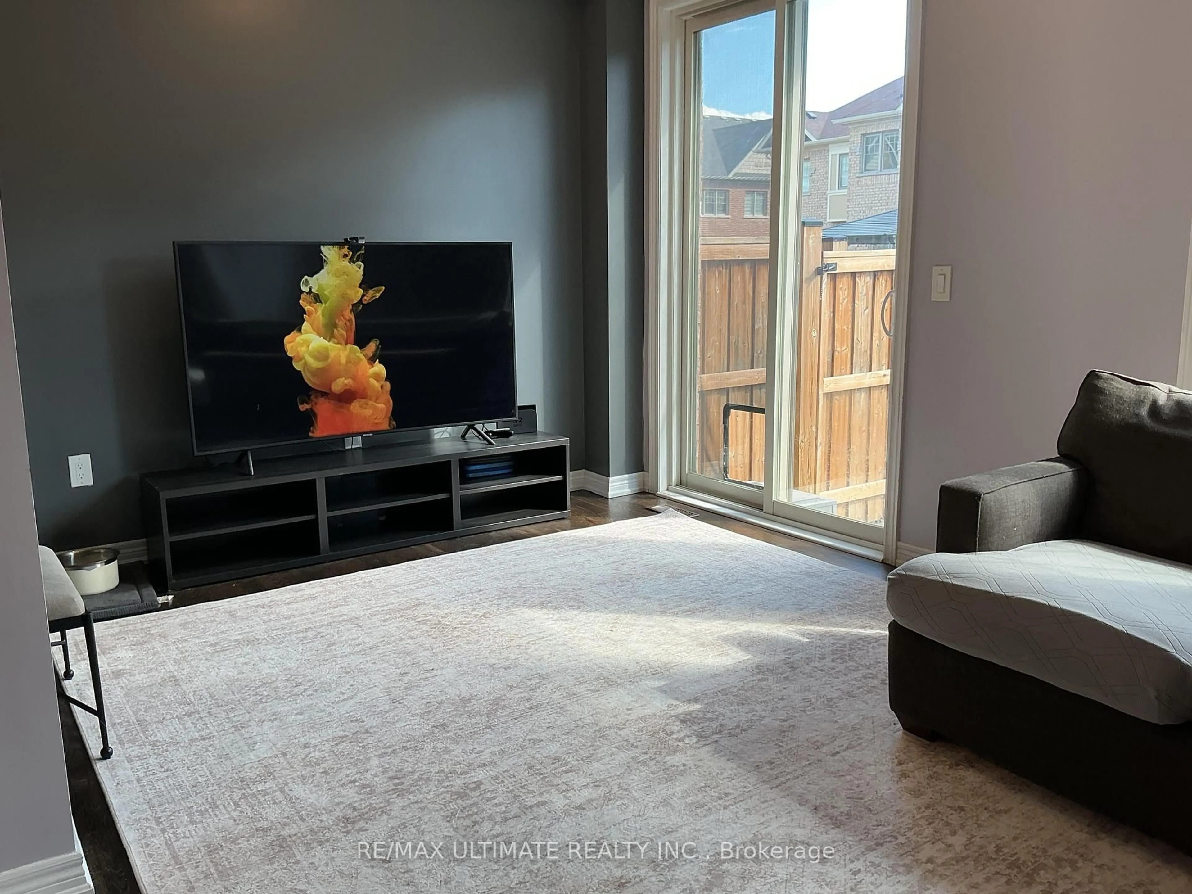 A pic of a room for 31 Davenfield Circ, Brampton Ontario L6P 4M2
