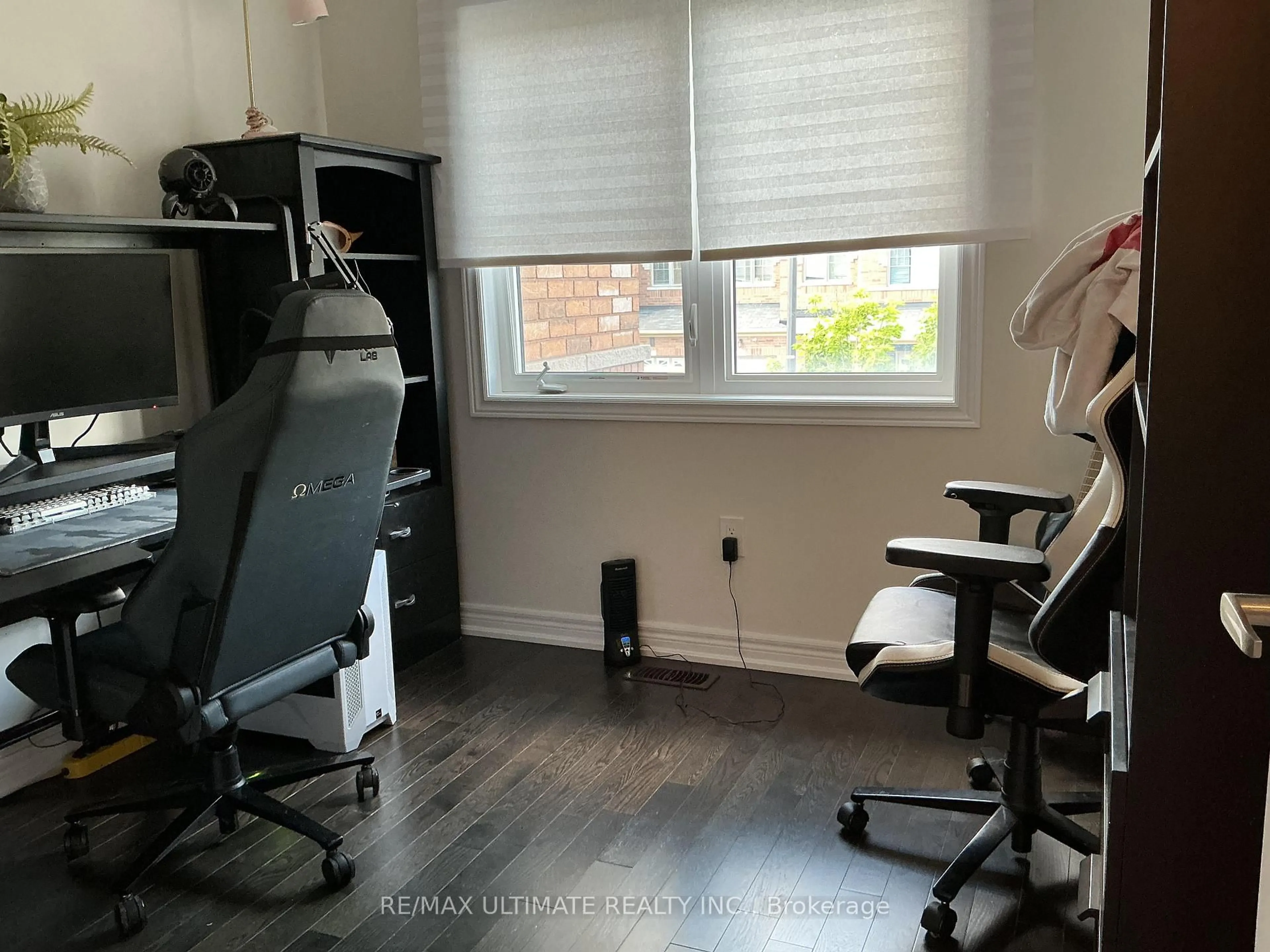 A pic of a room for 31 Davenfield Circ, Brampton Ontario L6P 4M2