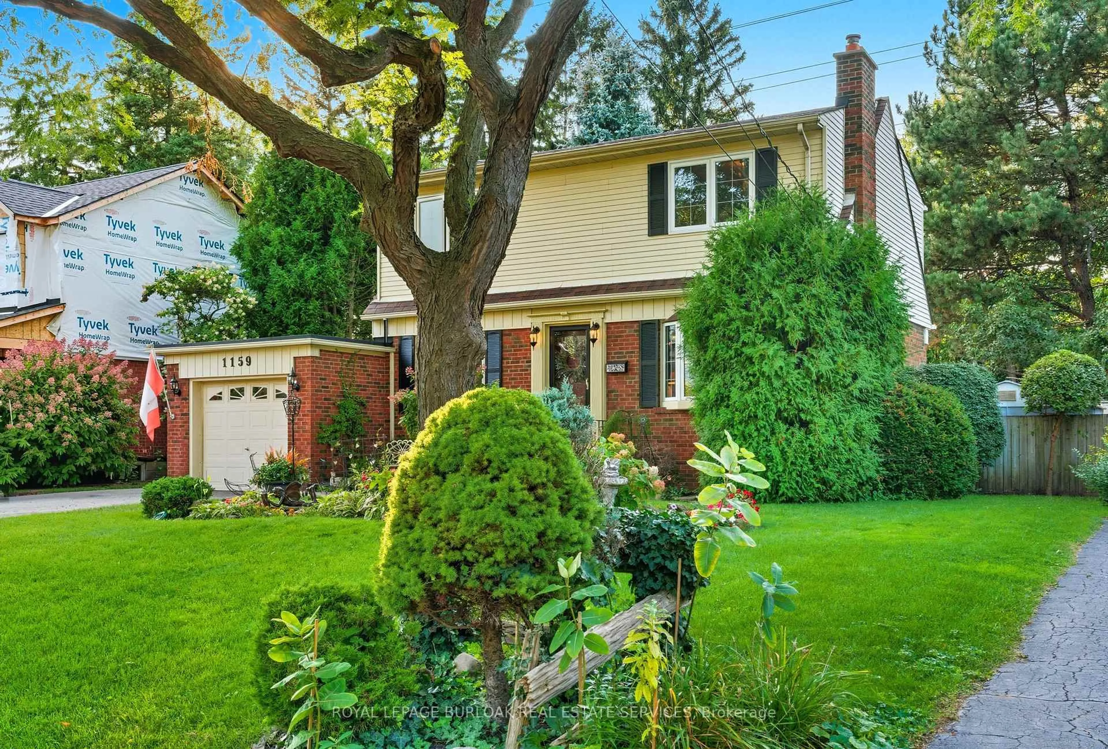 Home with brick exterior material, street for 1159 Greening Ave, Mississauga Ontario L4Y 1H3