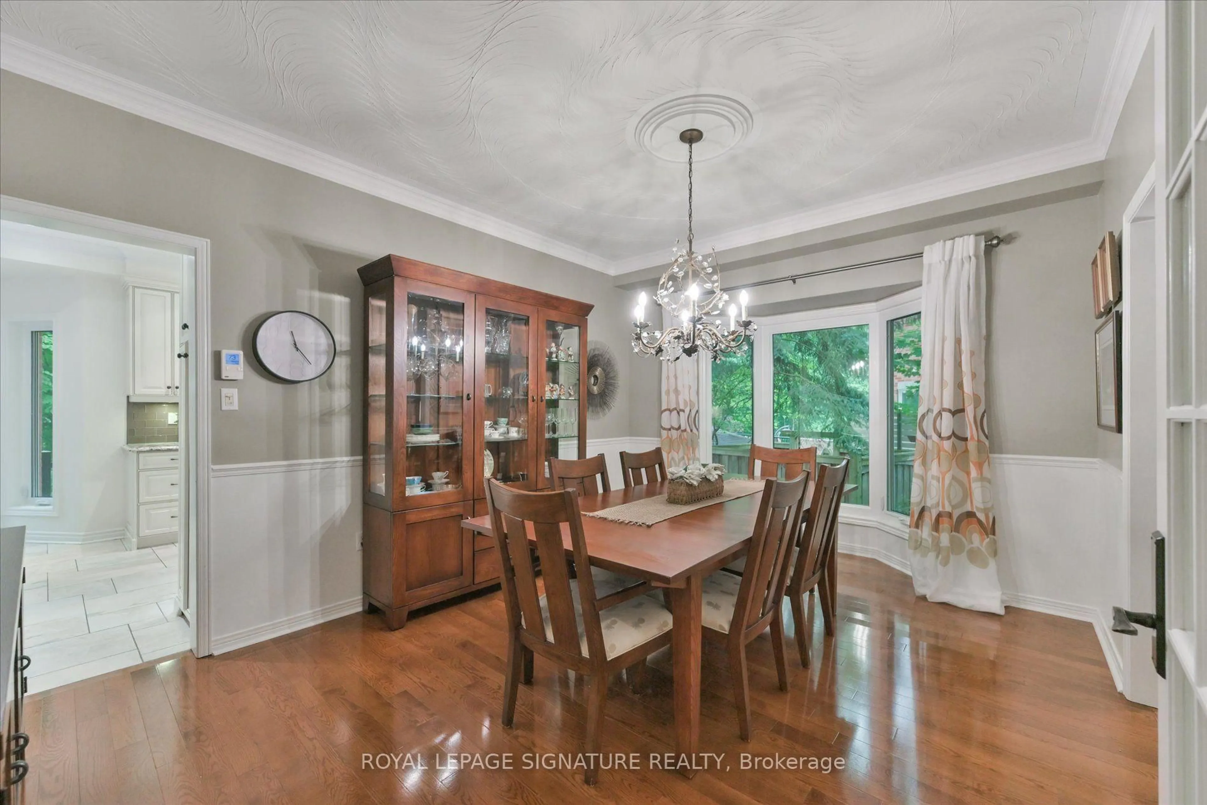 Dining room, wood/laminate floor for 2044 Waterbridge Dr, Burlington Ontario L7M 3W2