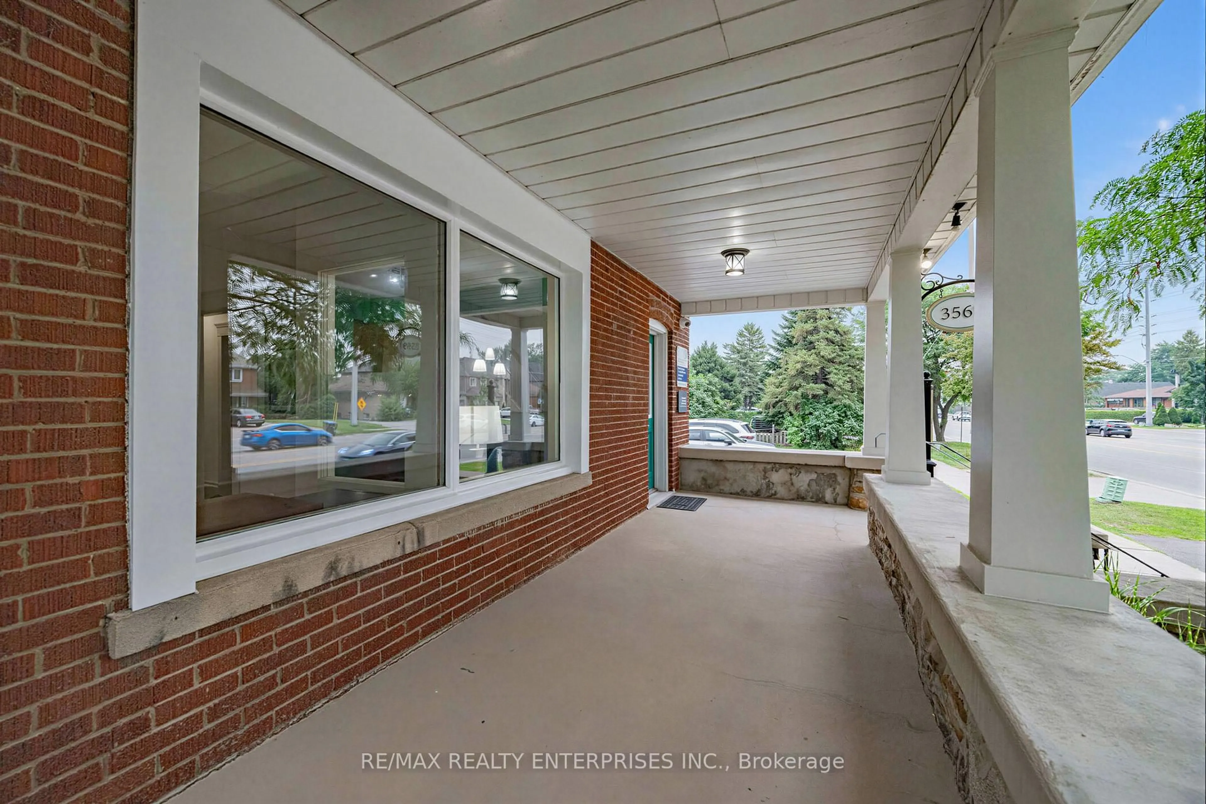 Patio, street for 3569 Cawthra Rd, Mississauga Ontario L5A 2Y2