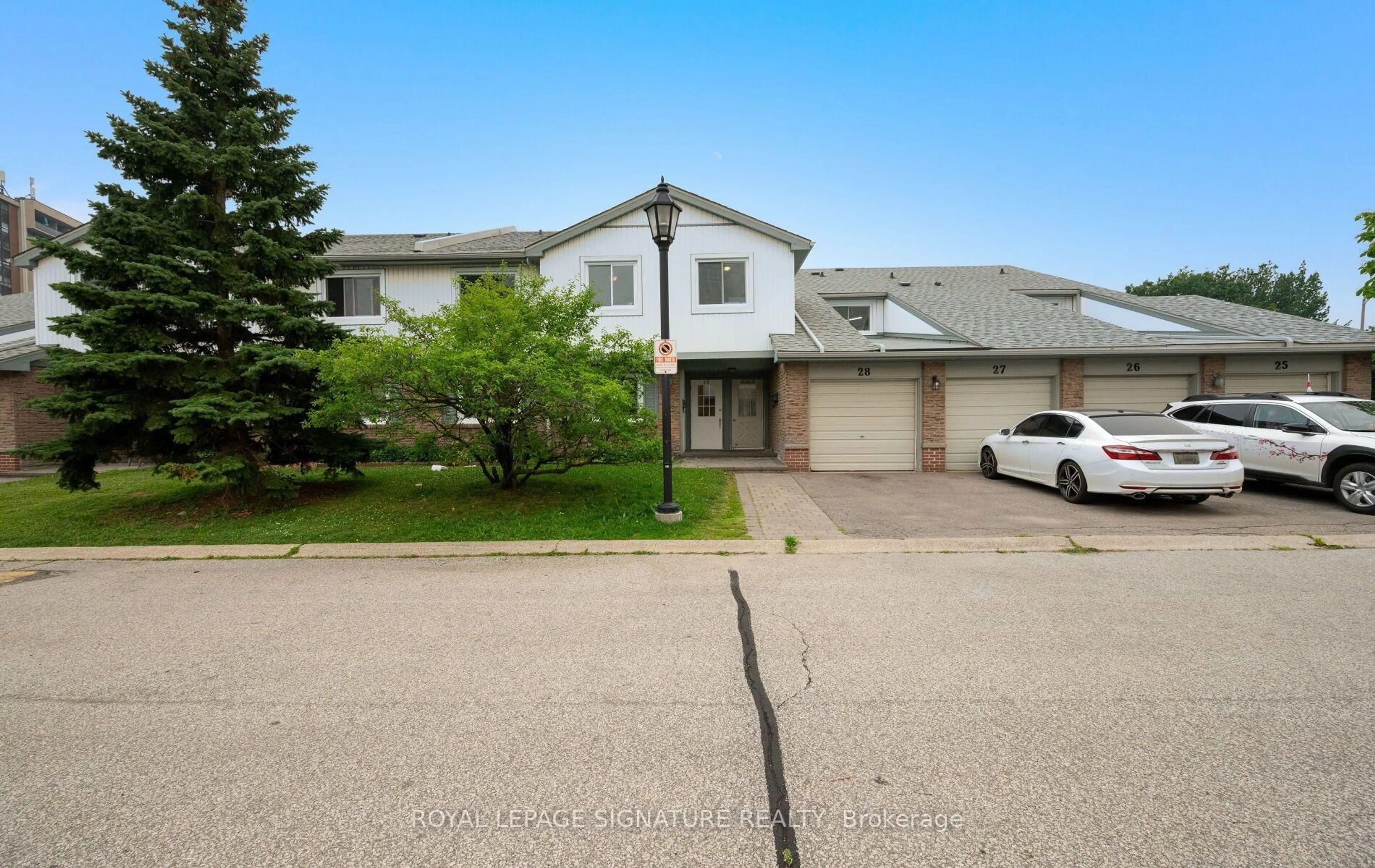 A pic from outside/outdoor area/front of a property/back of a property/a pic from drone, street for 6777 Formentera Ave #28, Mississauga Ontario L5N 2M3