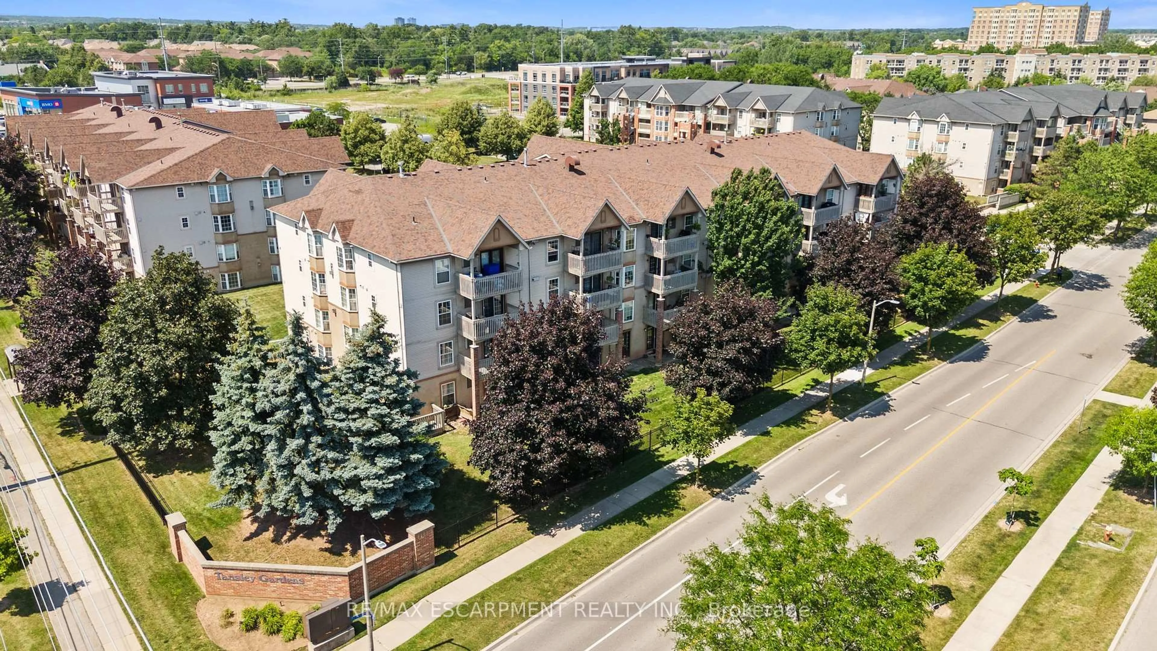 A pic from outside/outdoor area/front of a property/back of a property/a pic from drone, city buildings view from balcony for 4005 KILMER Dr #202, Burlington Ontario L7M 4M2