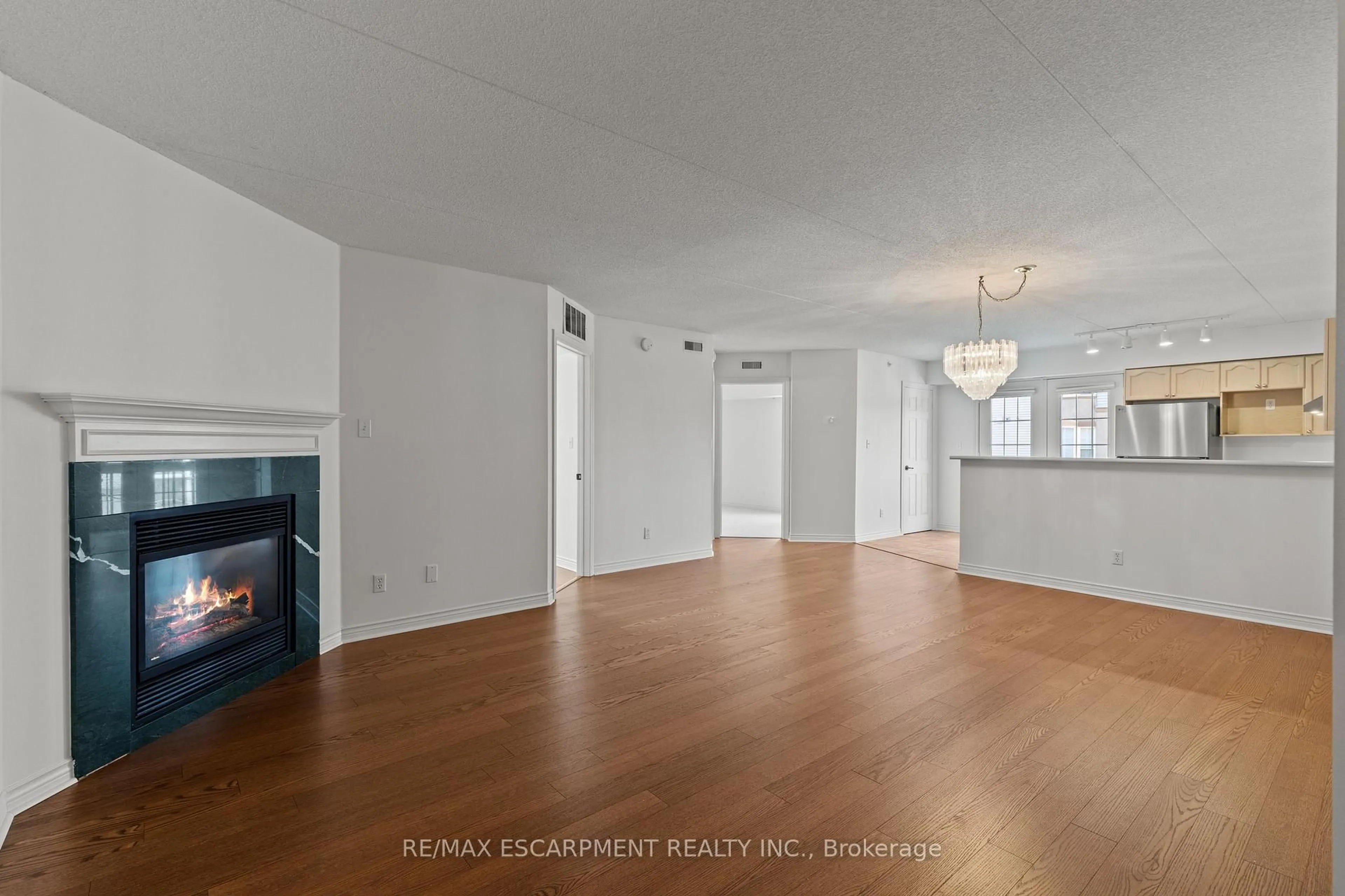 A pic of a room for 4005 KILMER Dr #202, Burlington Ontario L7M 4M2