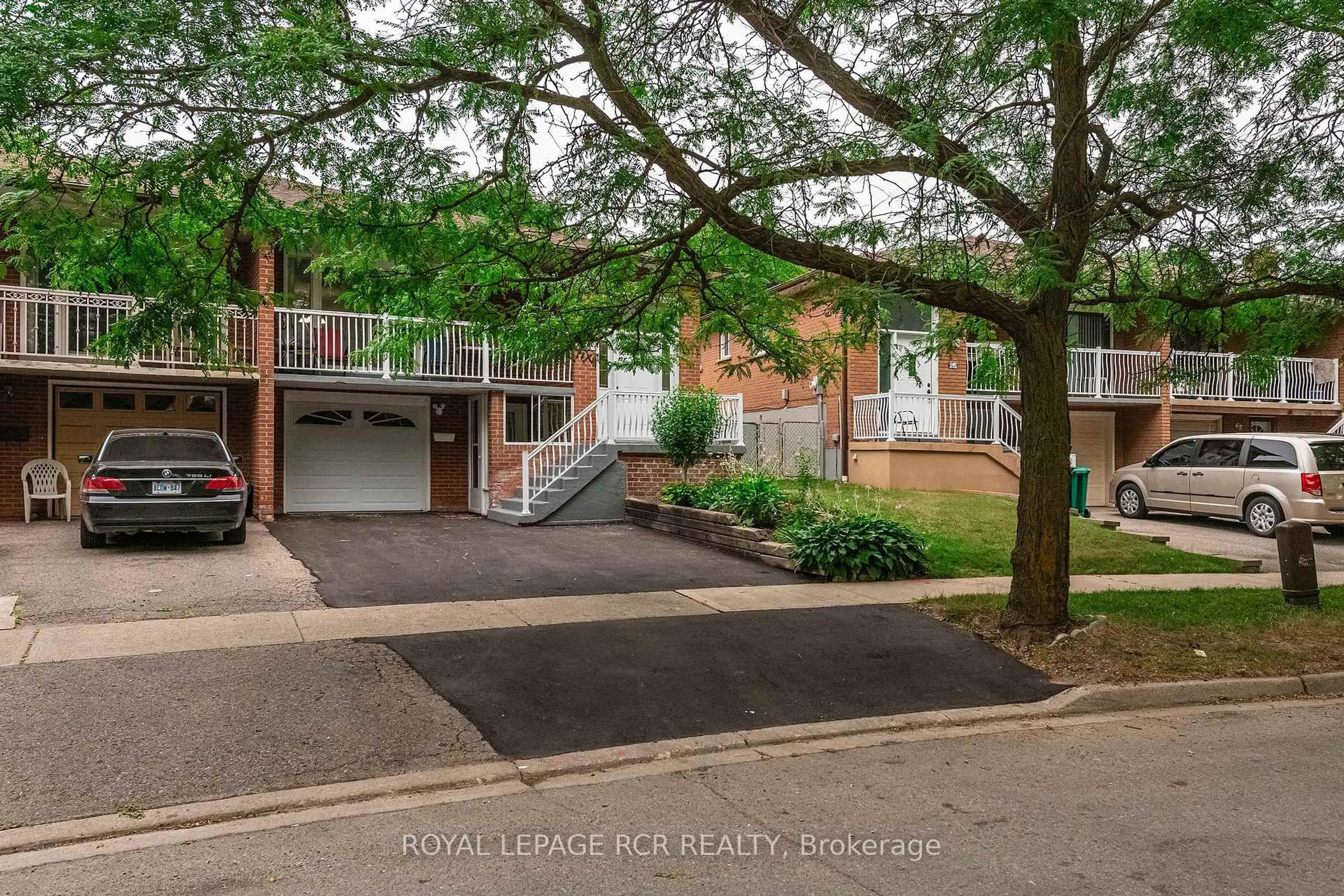 Unknown for 24 Petunias Rd, Brampton Ontario L6V 3G8
