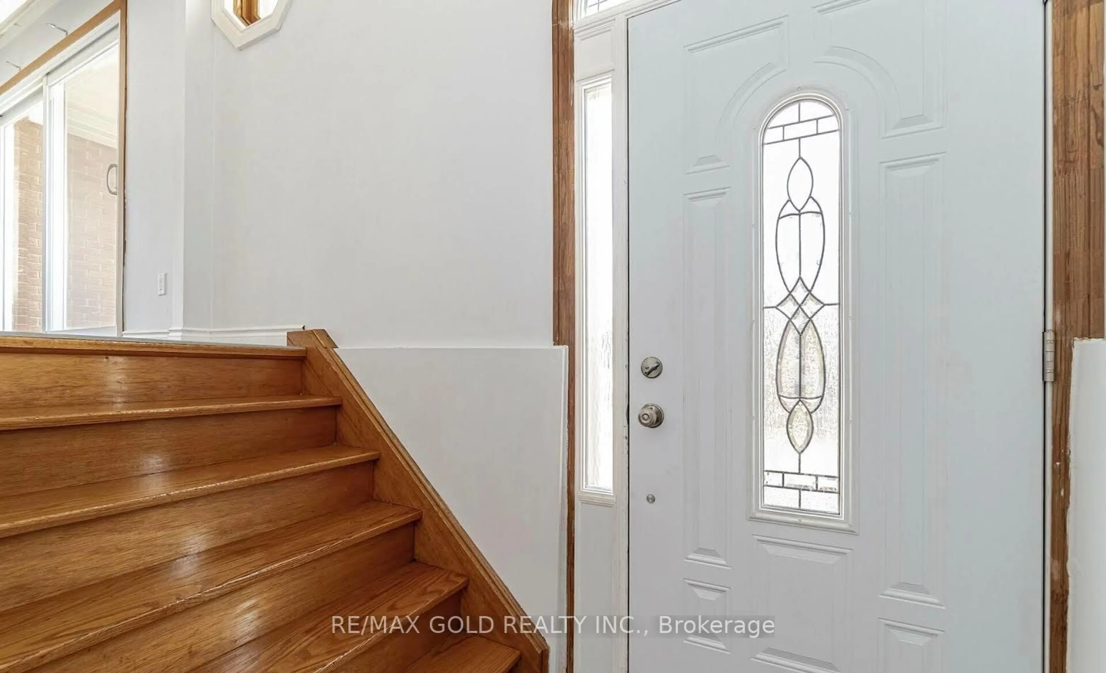 Indoor entryway for 68 Prouse Dr, Brampton Ontario L6V 3A8