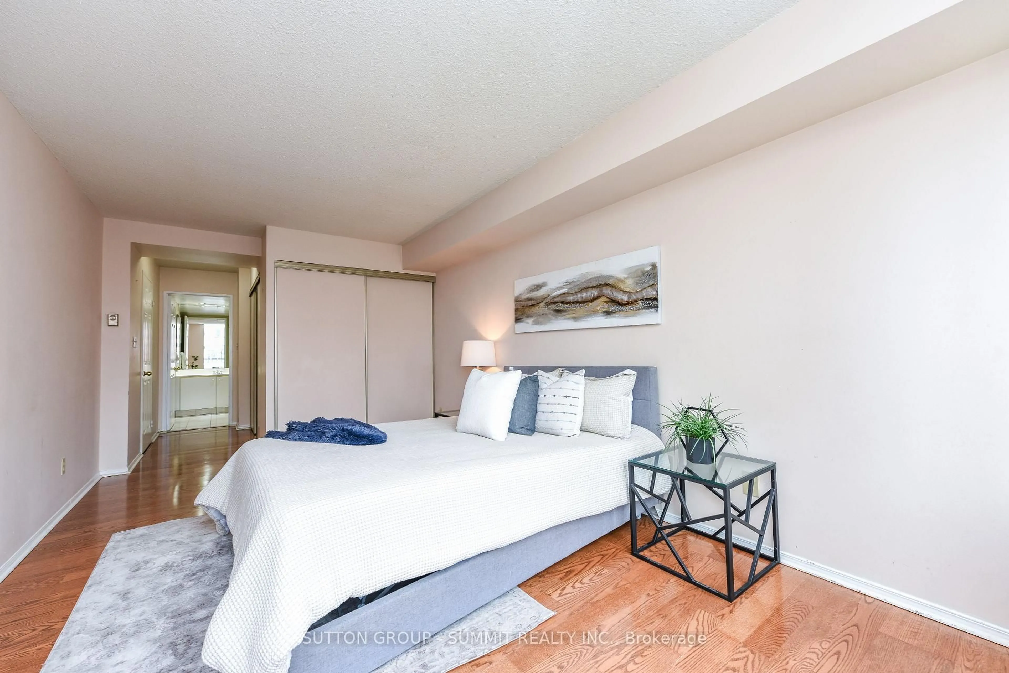 Bedroom with bed, unknown for 3605 Kariya Dr #1404, Mississauga Ontario L5B 3J4