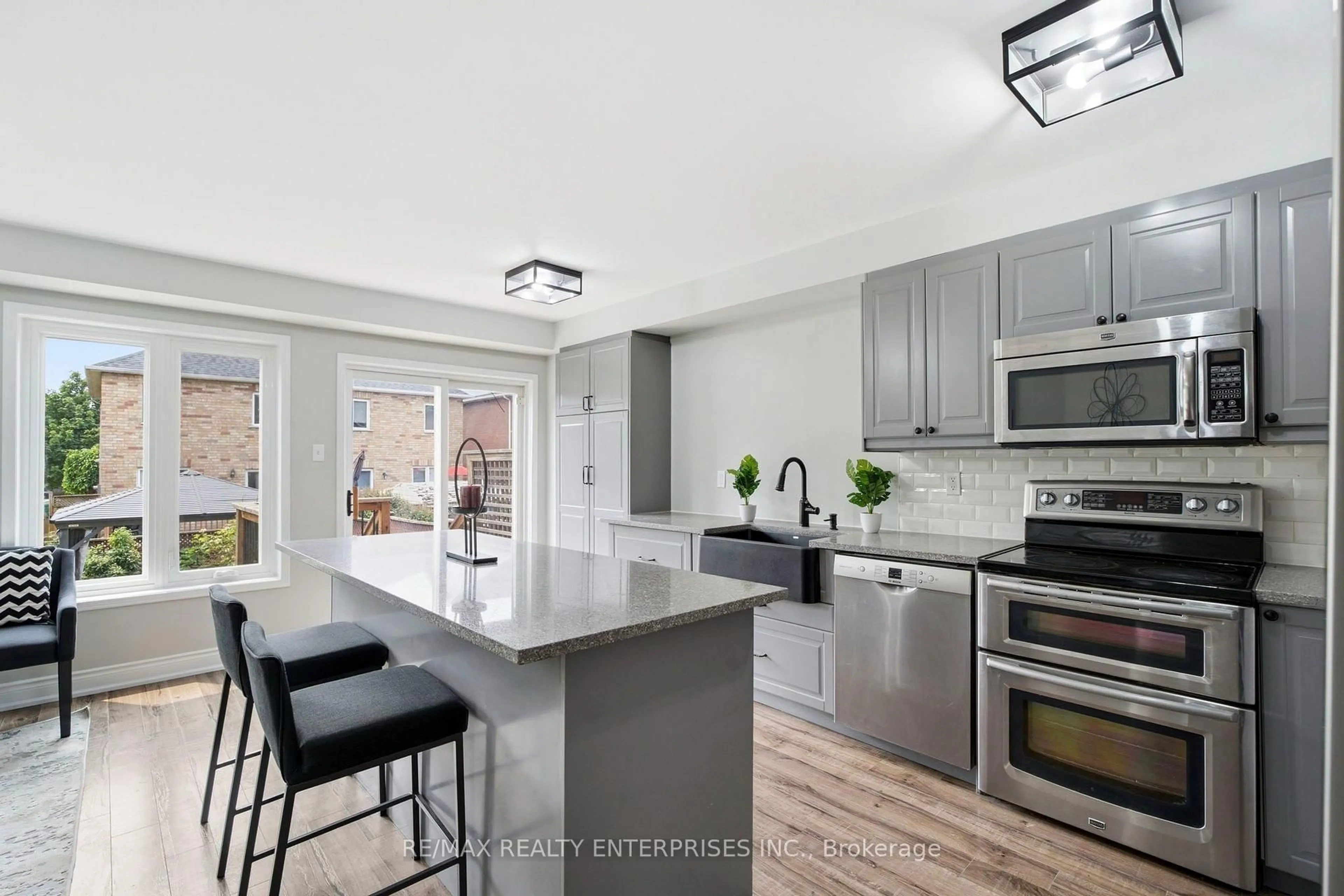 Open concept kitchen, unknown for 6930 Elliott Parliament St, Mississauga Ontario L5W 1B5