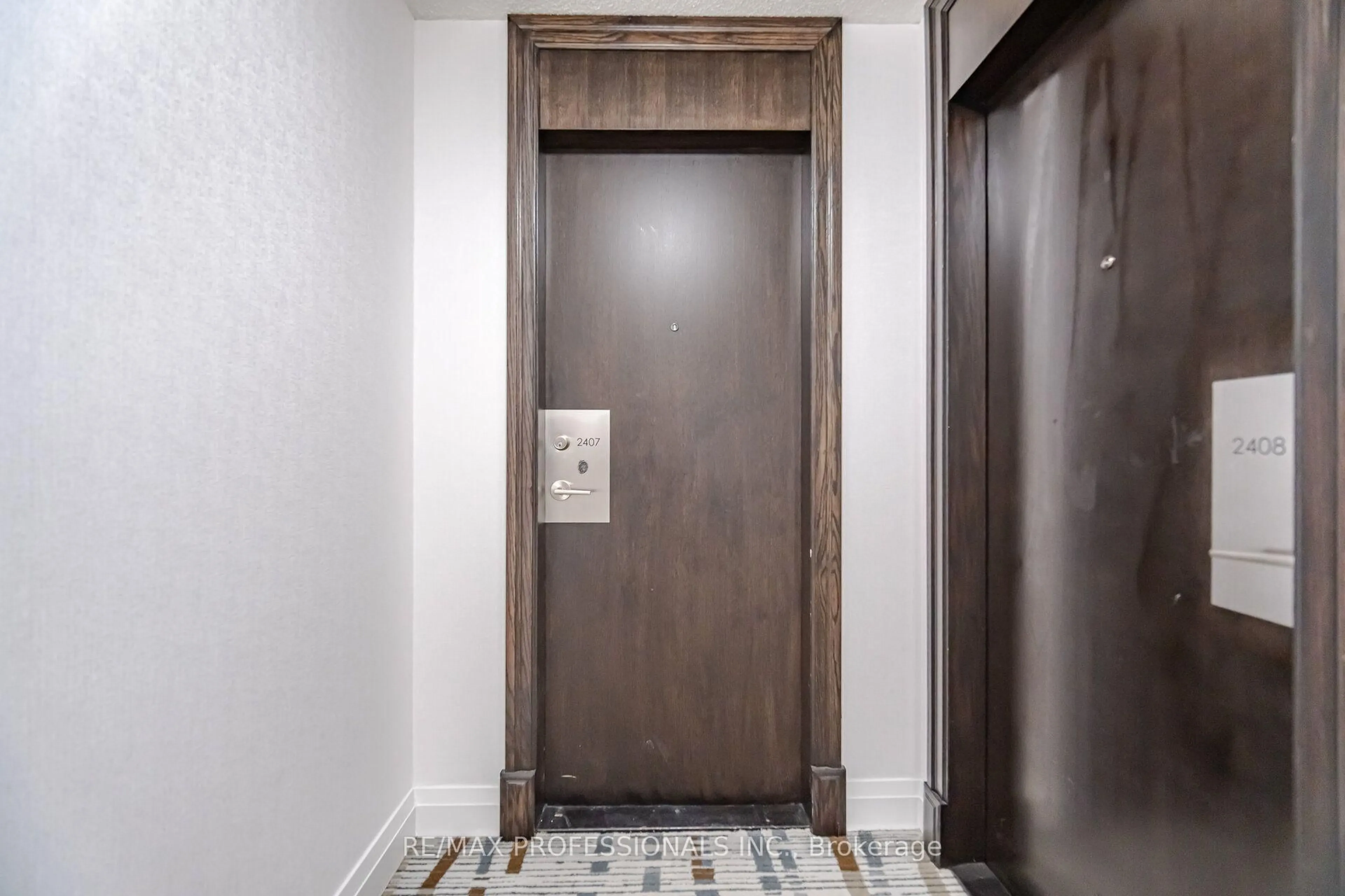 Indoor foyer for 3 Michael Power Pl #2407, Toronto Ontario M9A 0A2