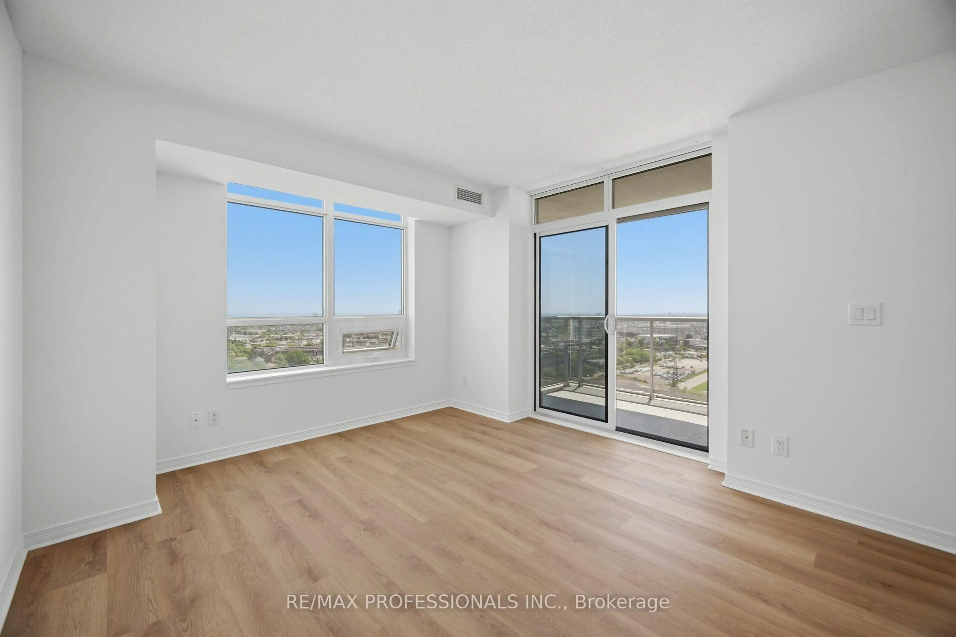 A pic of a room for 3 Michael Power Pl #2407, Toronto Ontario M9A 0A2