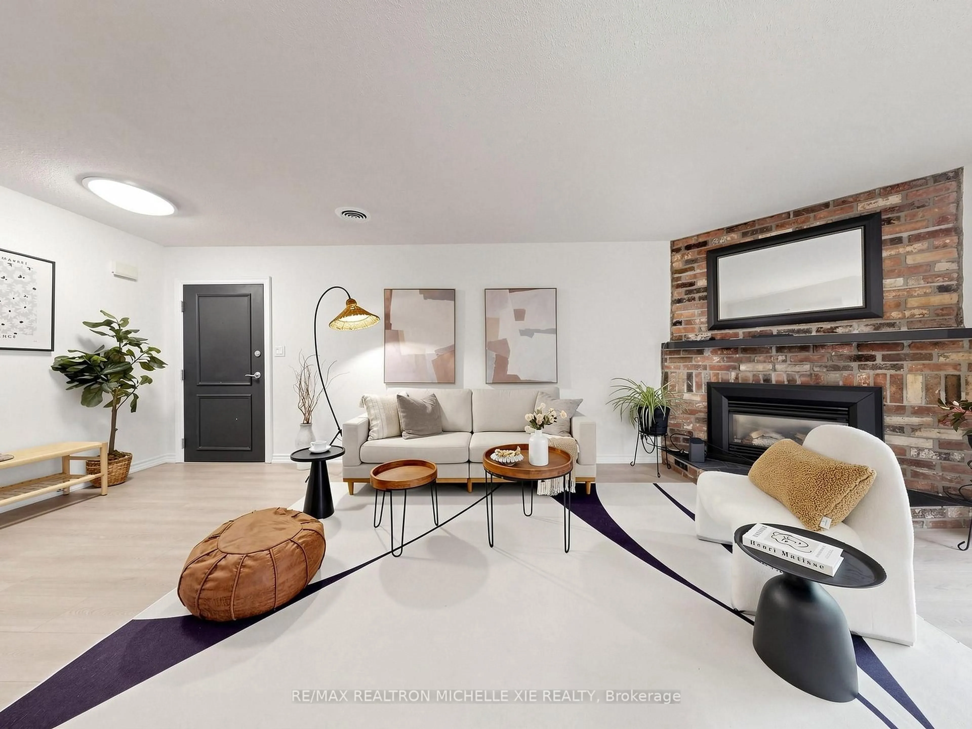 Living room with furniture, unknown for 2701 Aquitaine Ave #84, Mississauga Ontario L5N 2H7