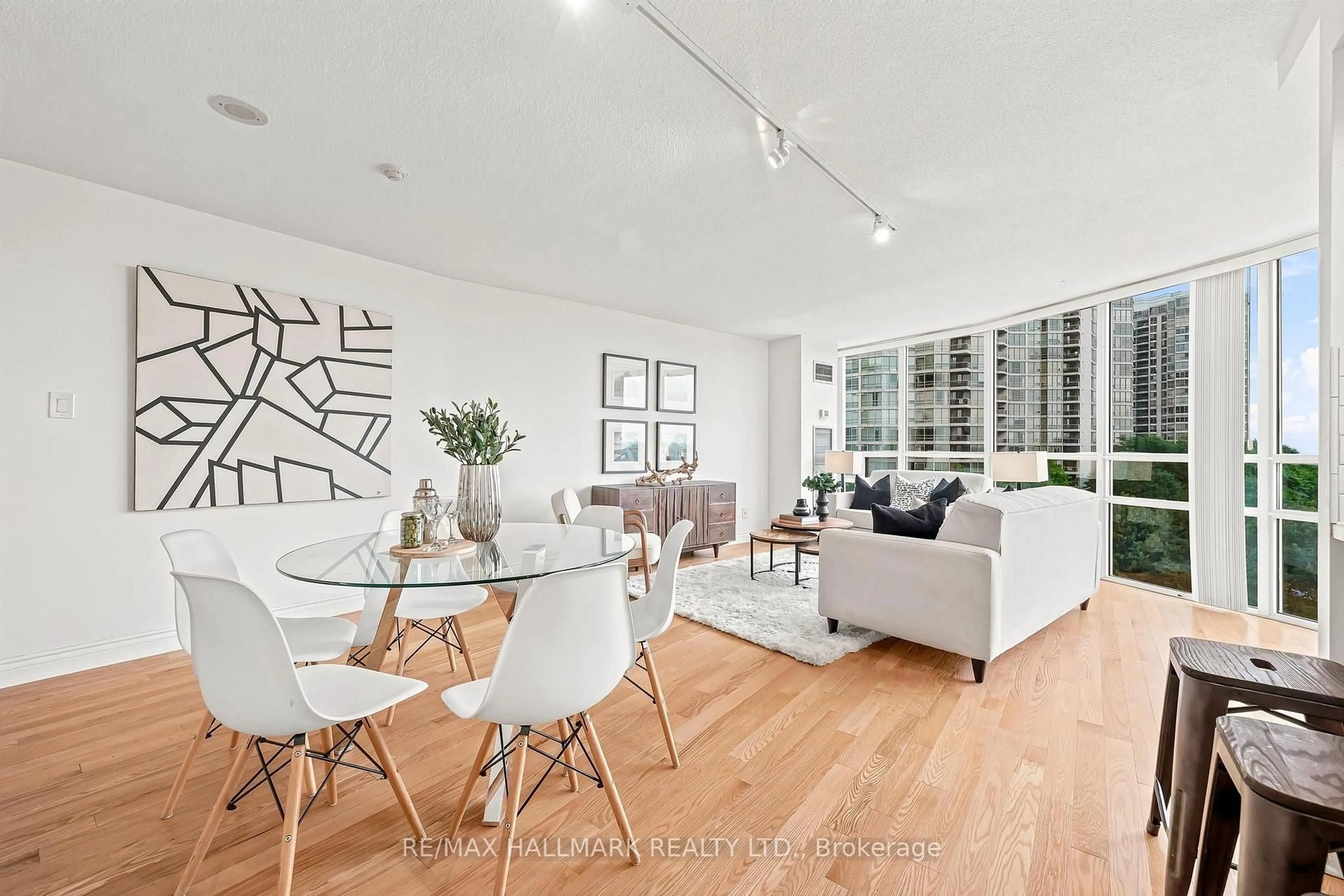 Unknown for 50 Eglinton Ave #607, Mississauga Ontario L5R 3P5