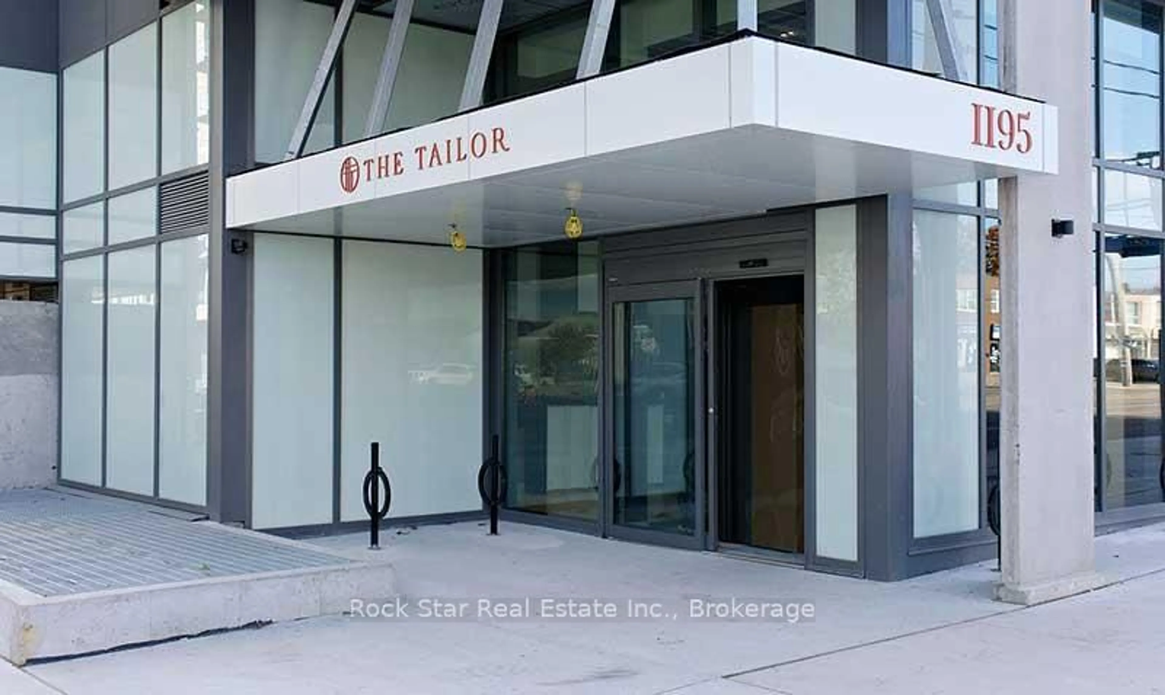 Indoor foyer for 1195 THE QUEENSWAY #418, Toronto Ontario M8Z 0H1