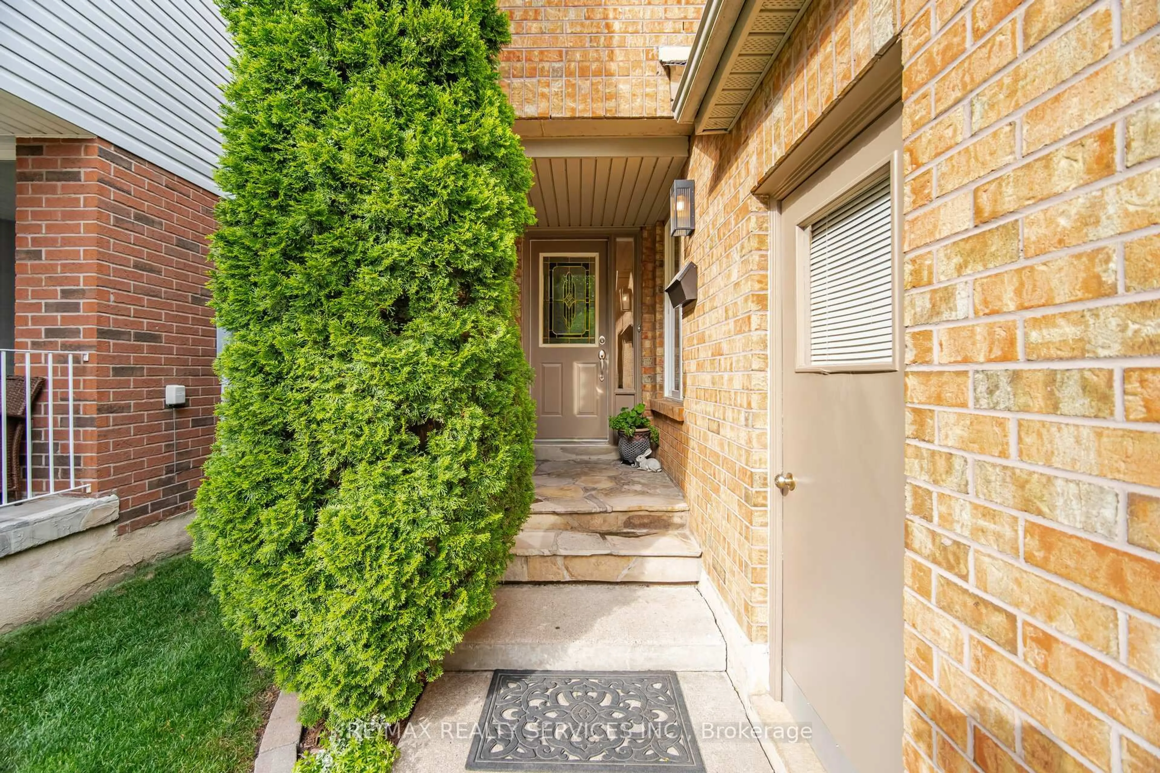 Unknown for 38 Furrows End, Brampton Ontario L6Z 4S5