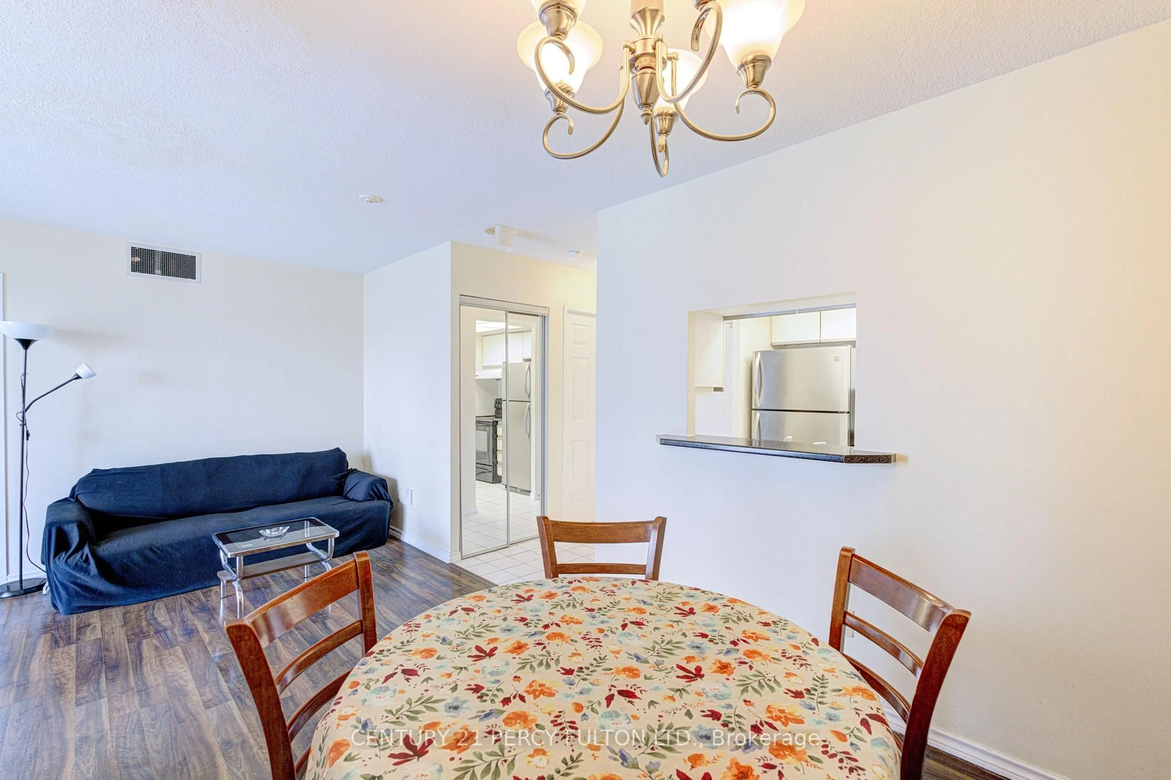 Dining room, unknown for 285 Enfield Pl #2006, Mississauga Ontario L5B 3Y6