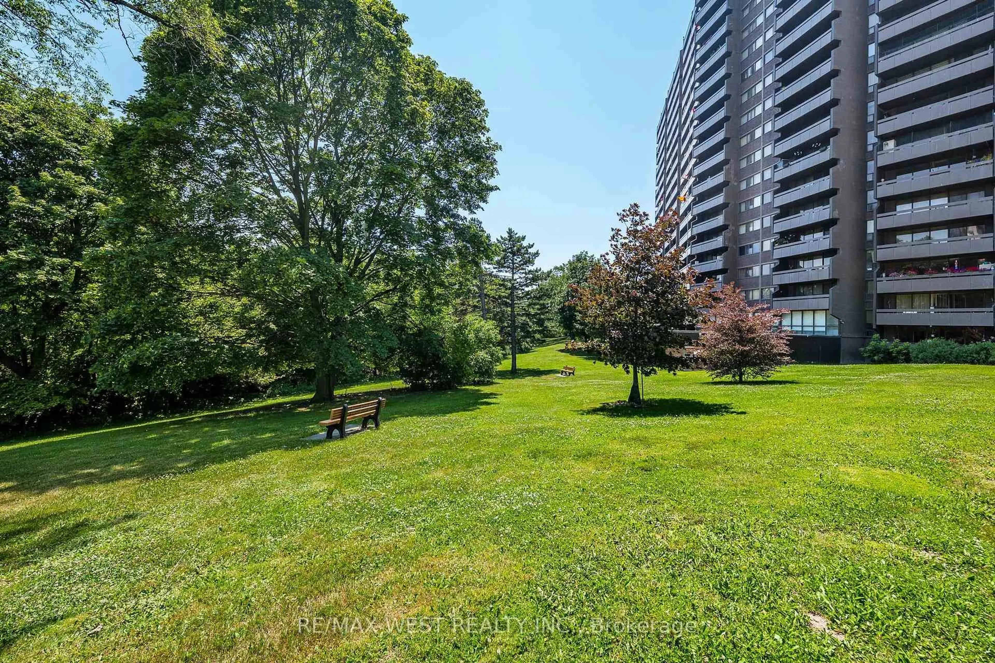 Patio, unknown for 11 Wincott Dr #1104, Toronto Ontario M9R 2R9