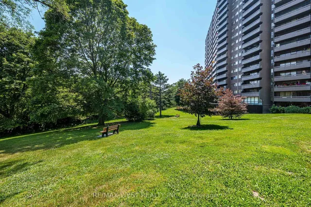 11 Wincott Dr #1104, Toronto 3